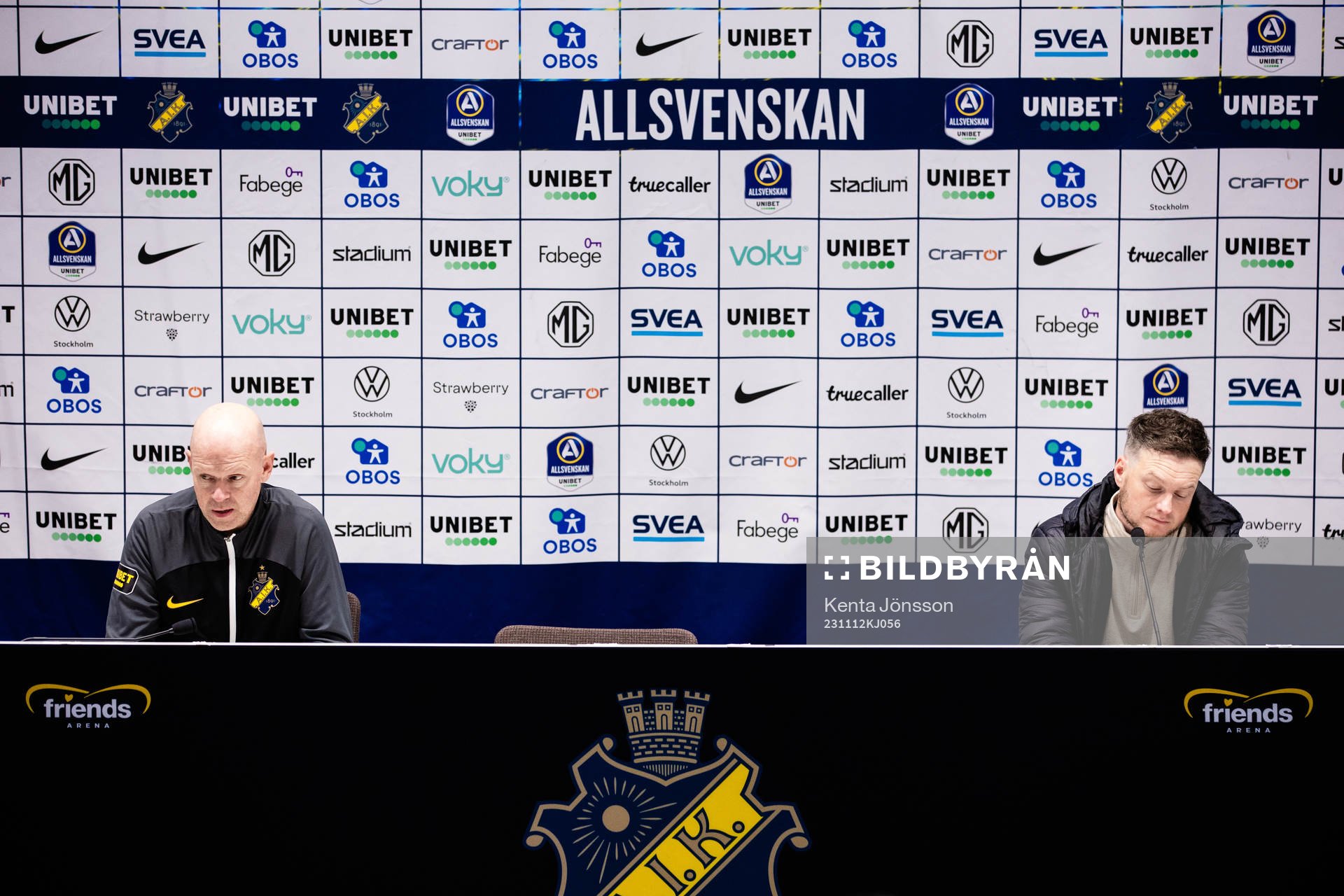 s tränare Henning Berg och Värnamos tränare Kim Hellberg
