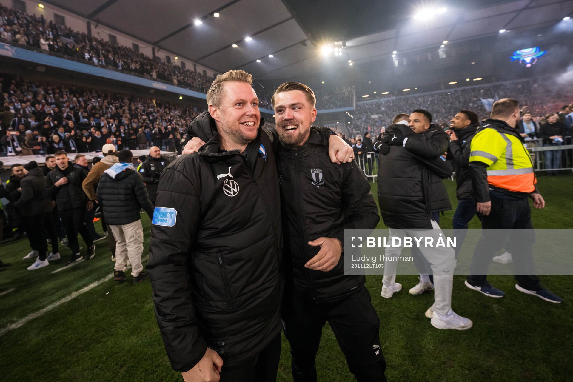 Malmö FFs assisterande tränare Theodor Olsson jublar