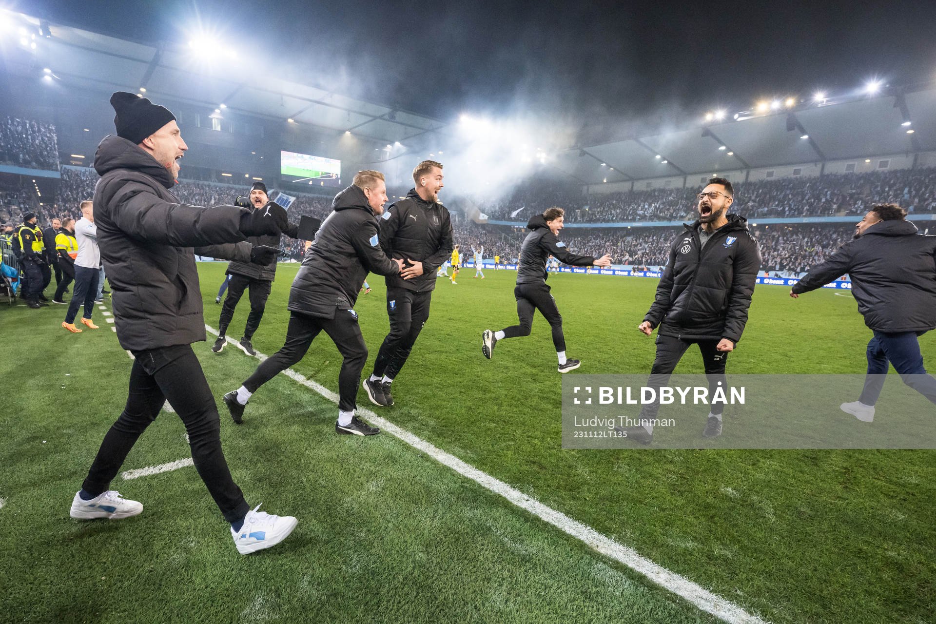 Malmö FFs tränare Henrik Rydström jublar