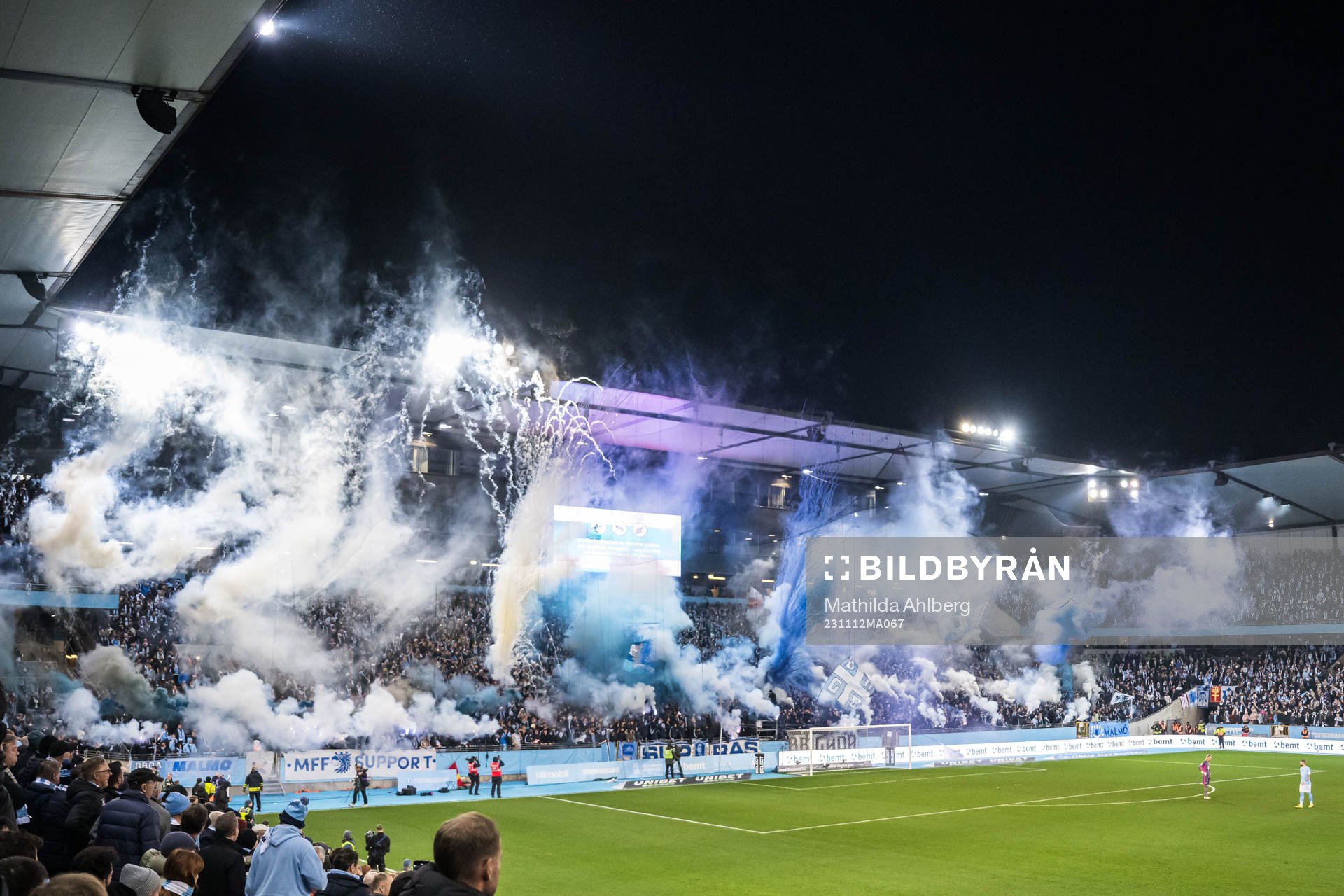 Malmö FFs supportrar med tifo