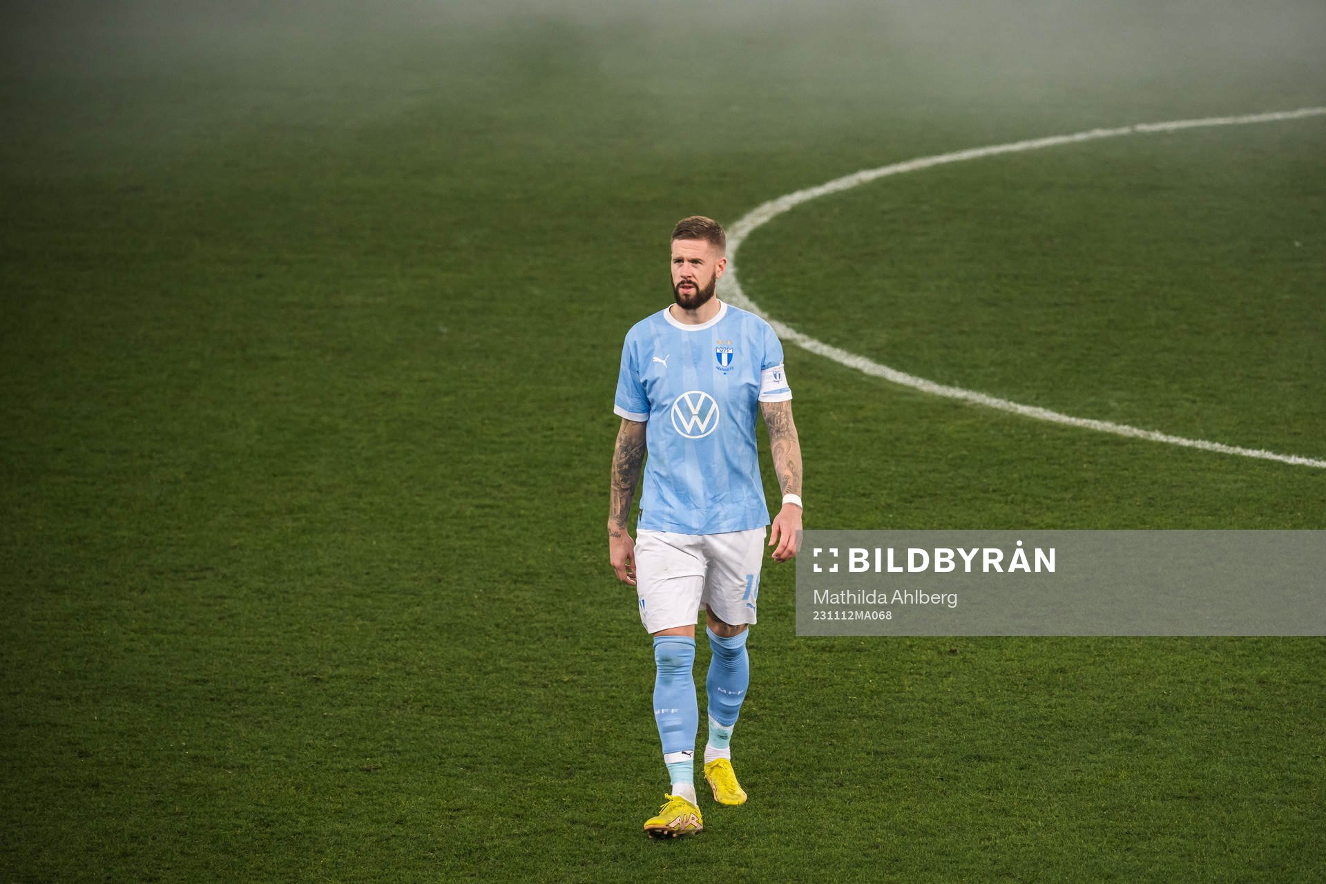 Malmö FFs Pontus Jansson lämnar planen