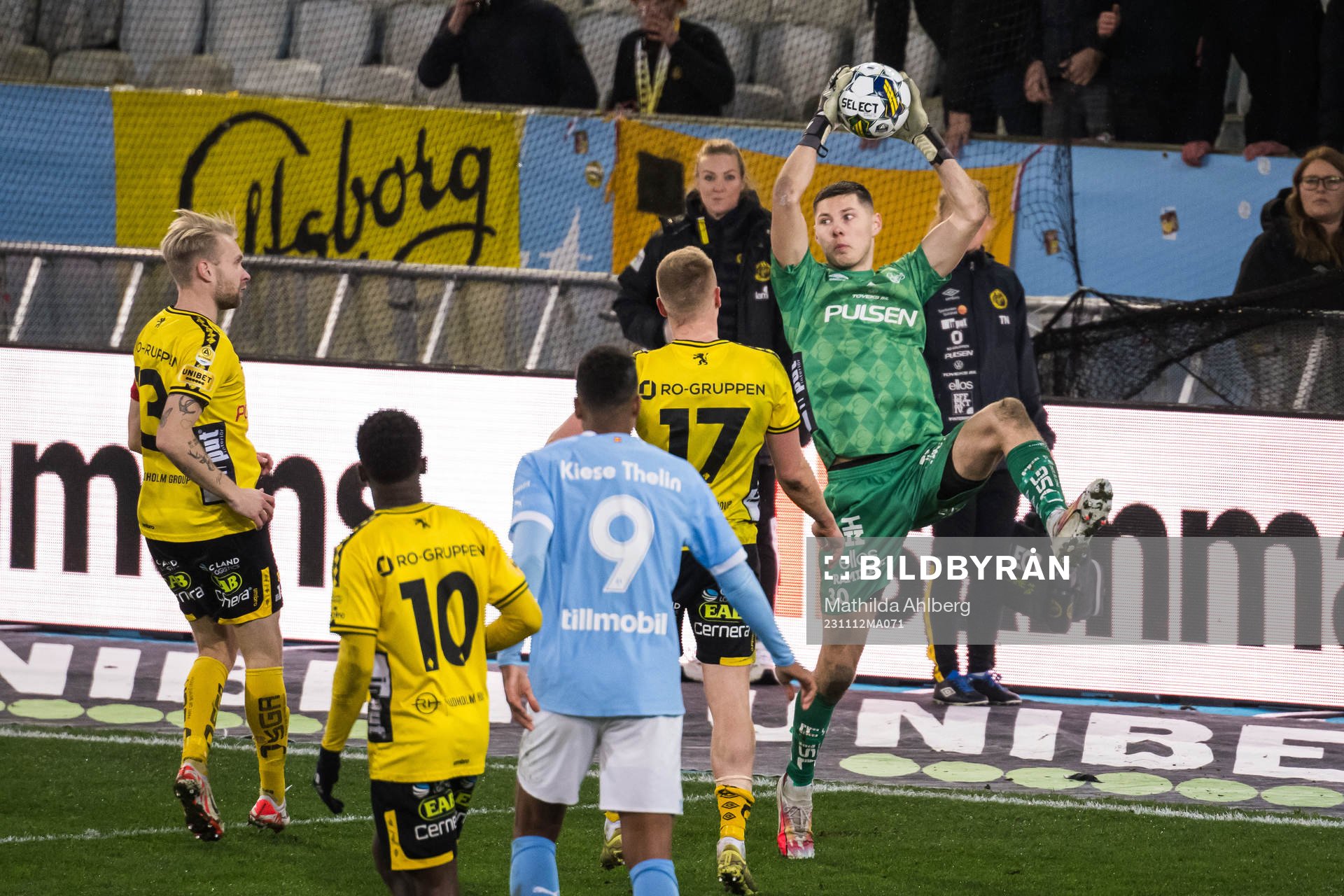 Elfsborgs målvakt Hakon Valdimarsson med en räddning