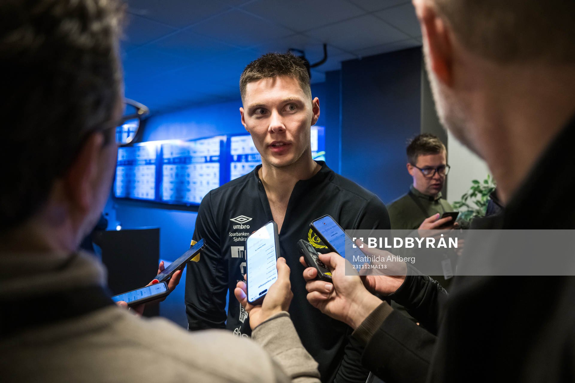 Elfsborgs målvakt Hakon Valdimarsson intevjuas