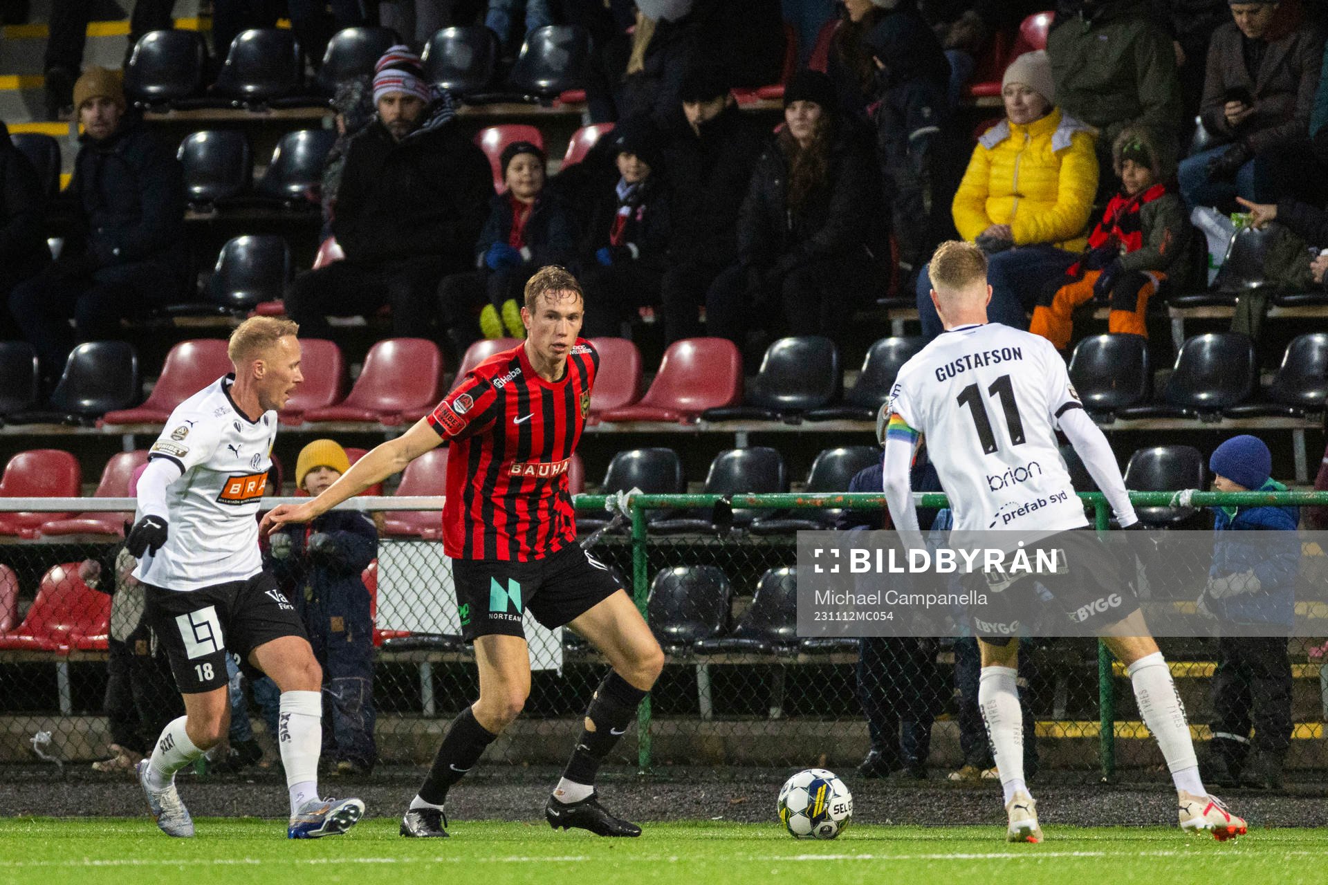 Brommapojkarnas Torbjörn Lysaker Heggem mot Häckens