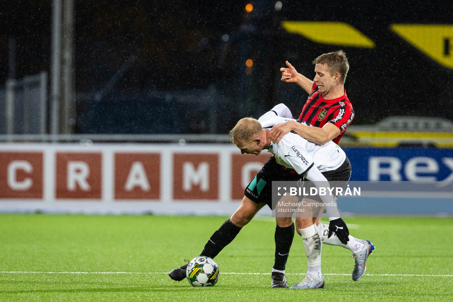 Brommapojkarnas Ludvig Fritzson och Häckens Mikkel Rygaard