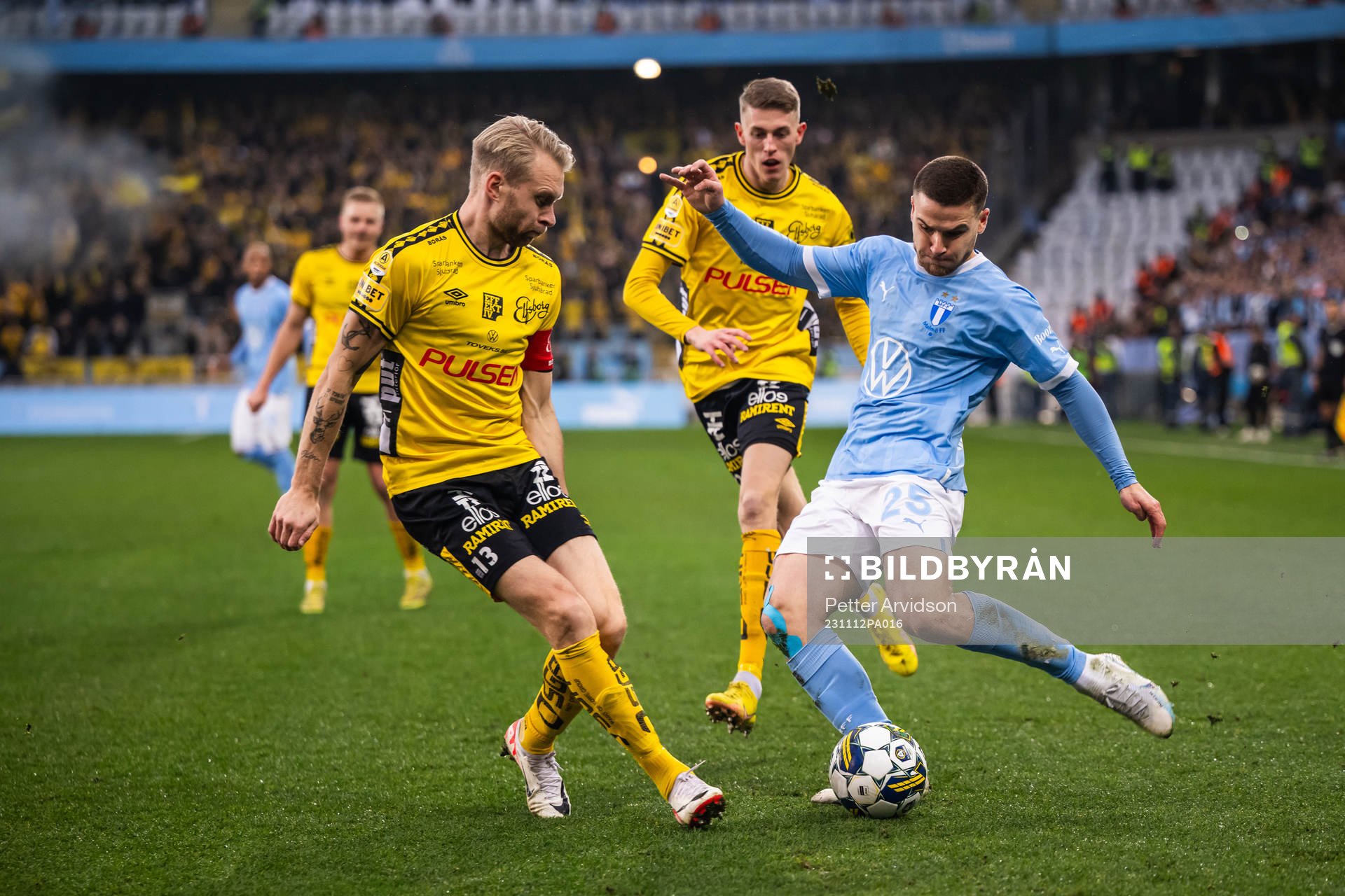 Elfsborgs Johan Larsson och Malmö FFs Gabriel Busanello