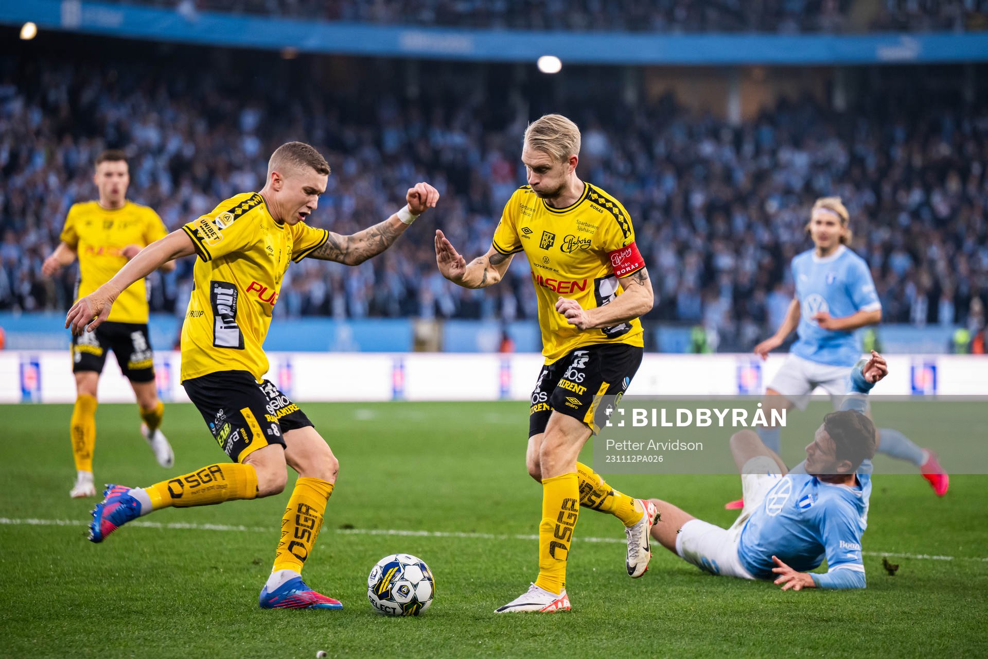Elfsborgs Sebastian Holmen och Johan Larsson och Malmö FFs