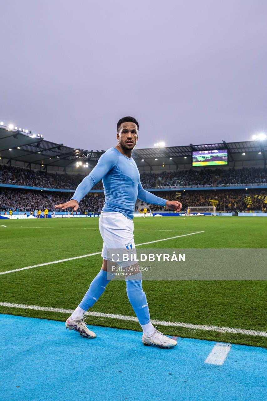 Malmö FFs Martin Olsson går av plan
