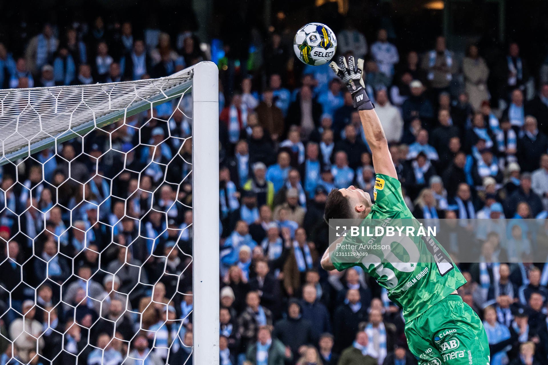 Elfsborgs målvakt Hakon Valdimarsson med räddning