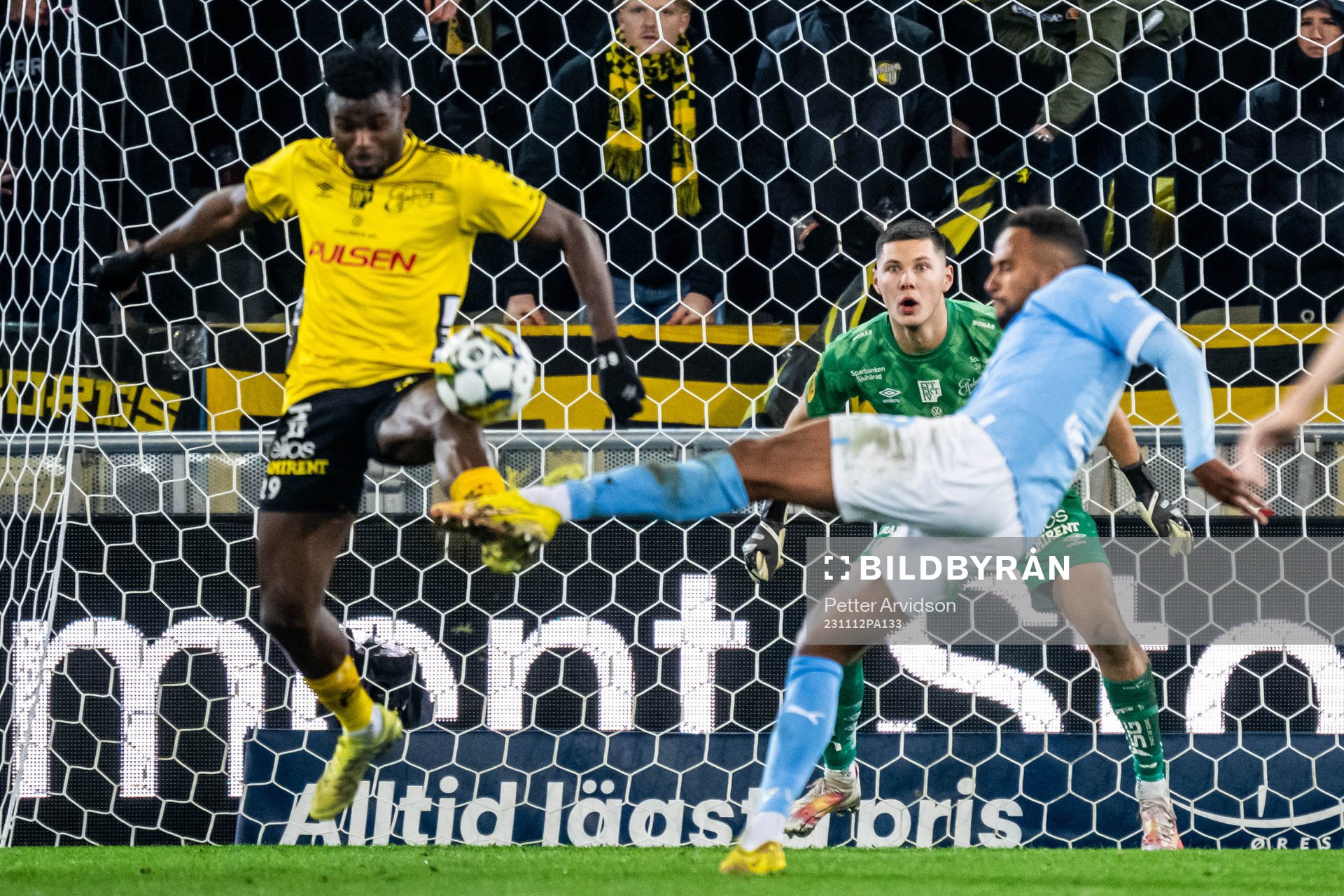 Elfsborgs målvakt Hakon Valdimarsson, Ibrahim Buhari och