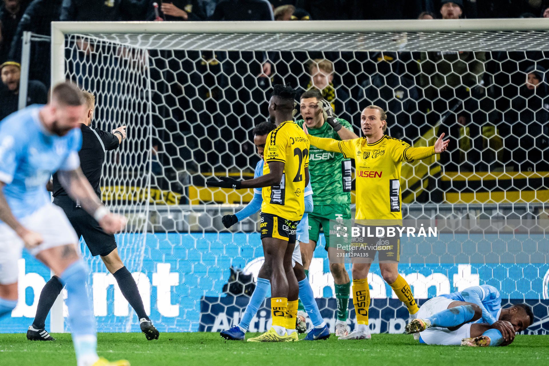 Elfsborgs målvakt Hakon Valdimarsson, Ibrahim Buhari och