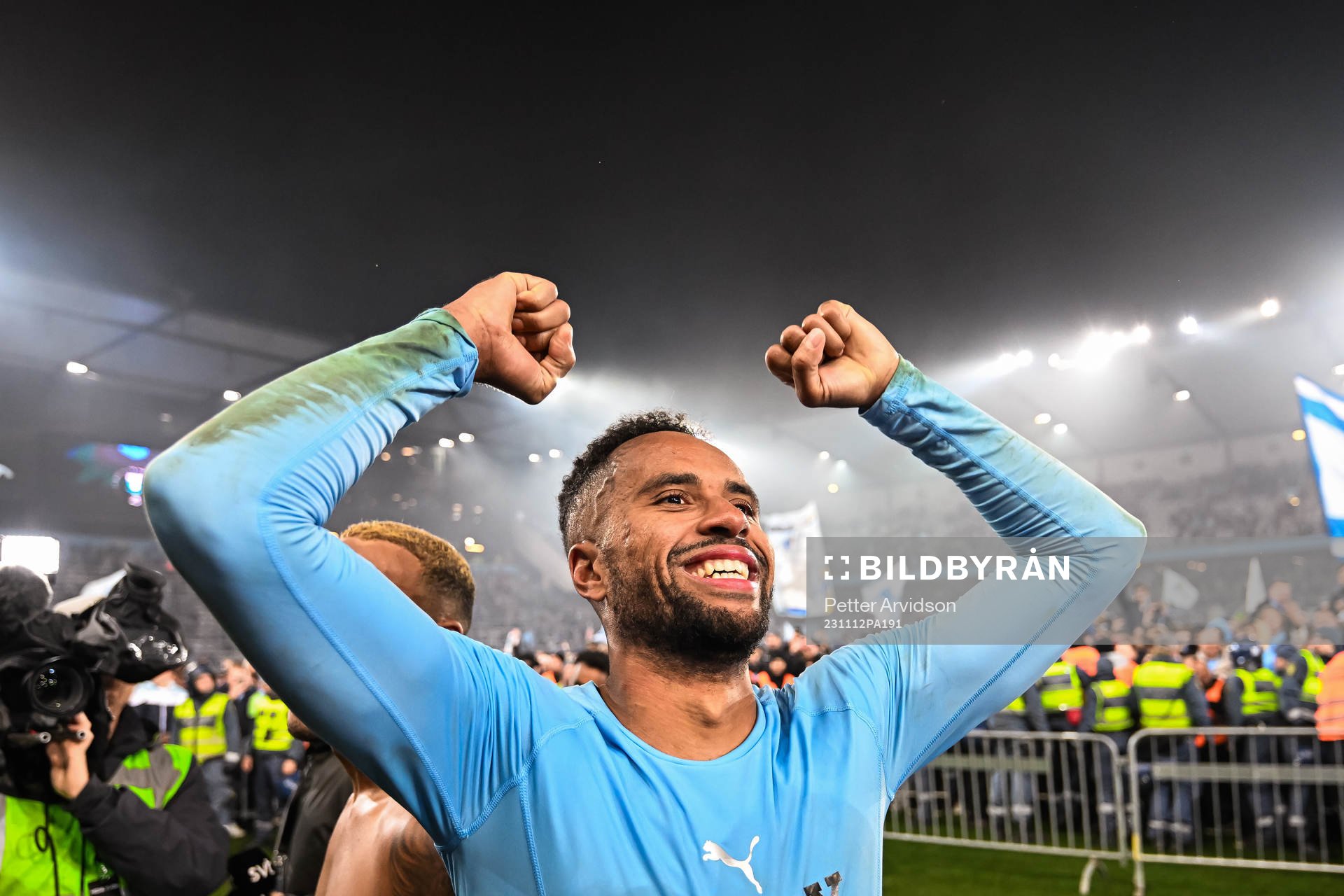 Malmö FFs Isaac Kiese Thelin jublar över SM-guldet