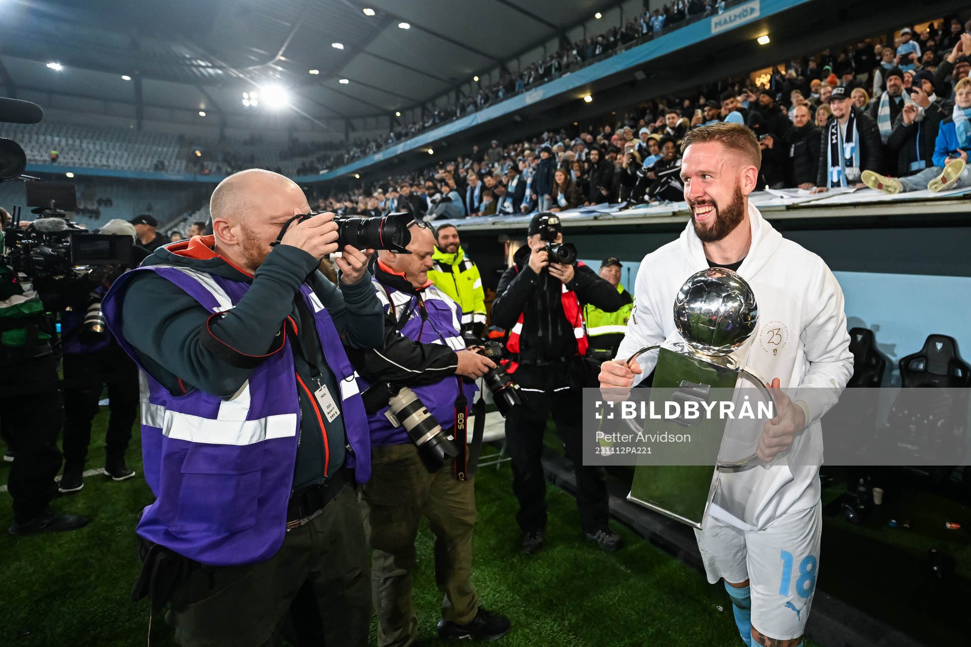 Malmö FFs Pontus Jansson jublar med Lennart Johanssons