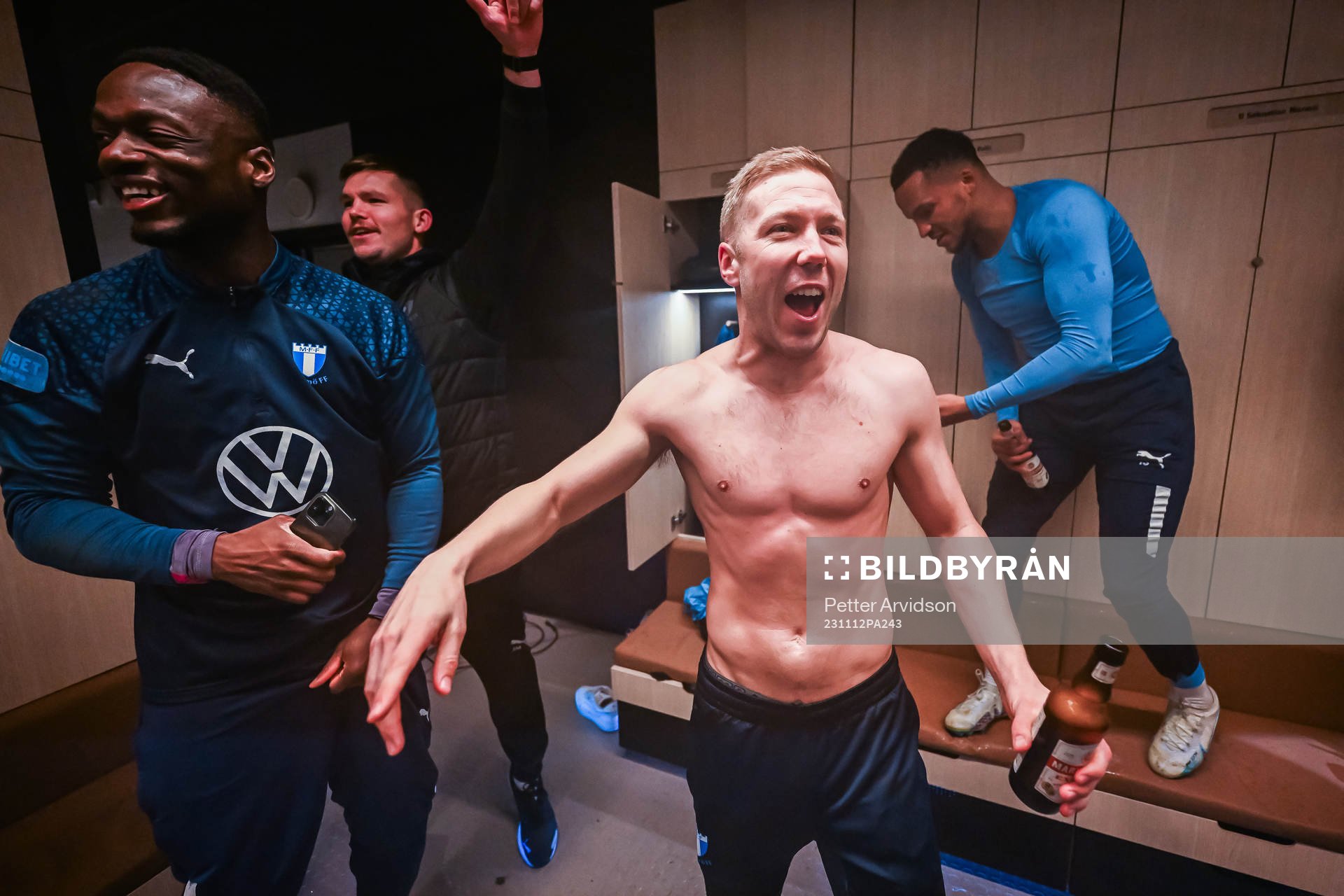 Malmö FFs Anton Tinnerholm jublar över SM-guldet