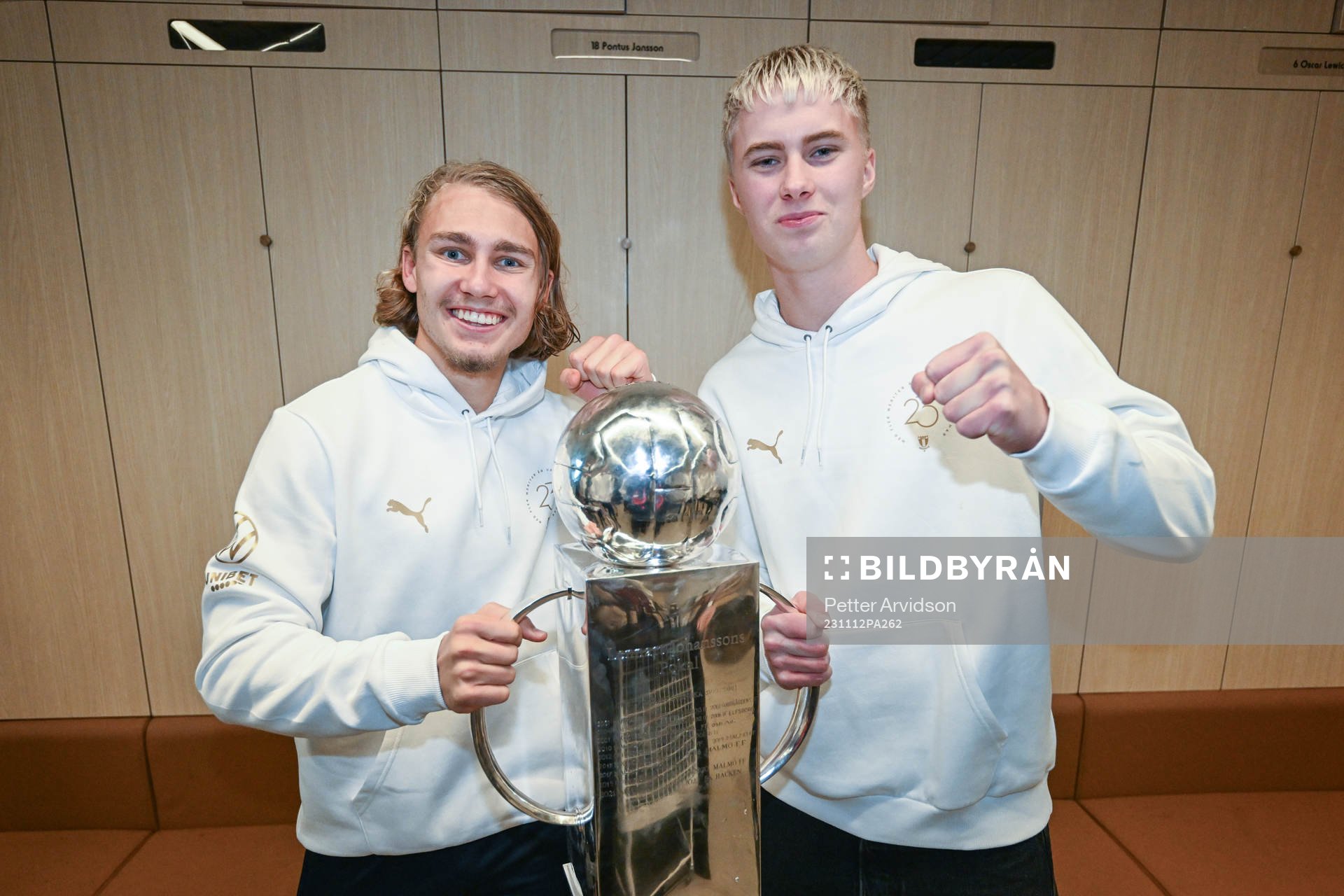 Malmö FFs Sebastian Nanasi och Daniel Gudjohnsen jublar