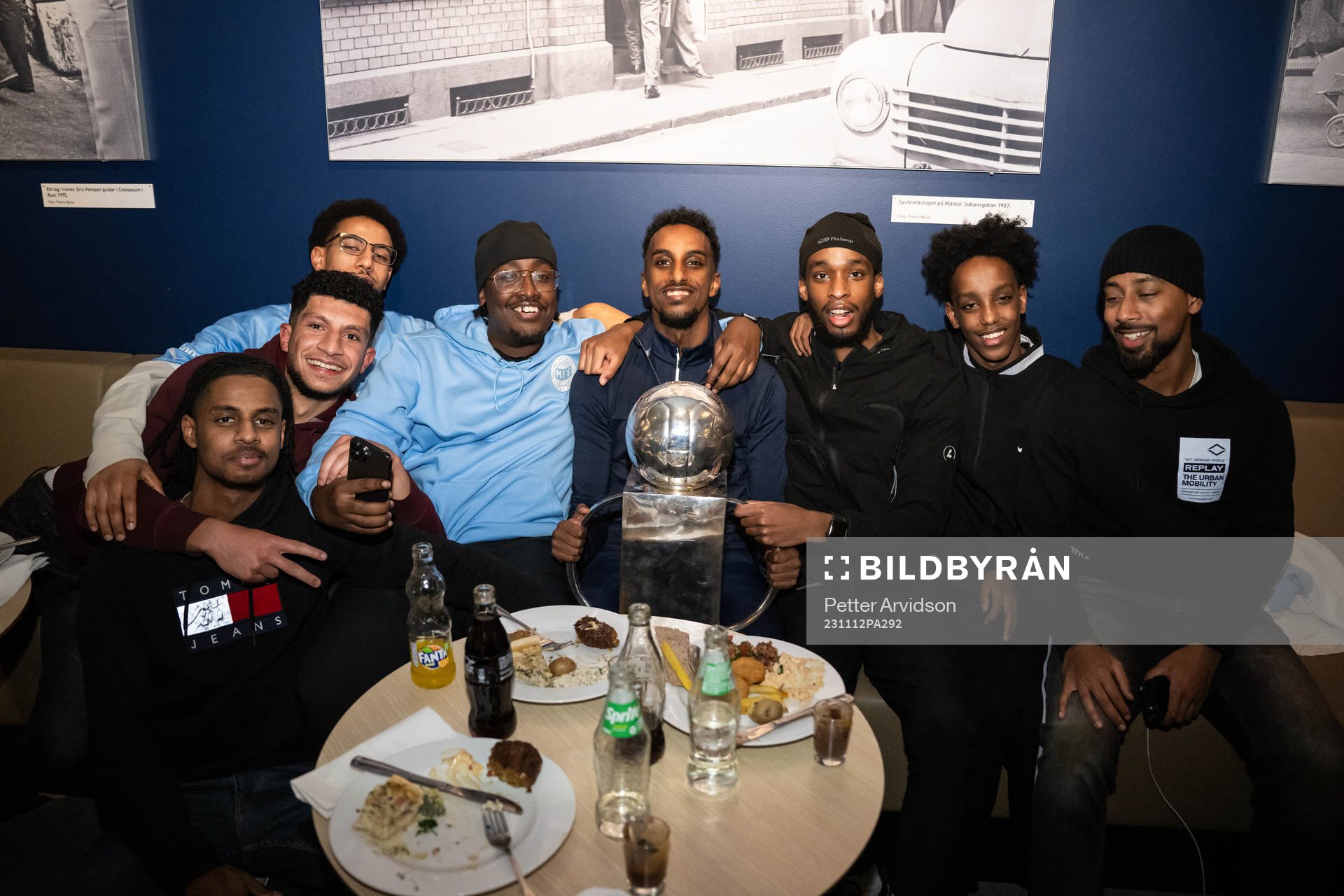 Malmö FFs Taha Ali med familj på guldbanketten för att