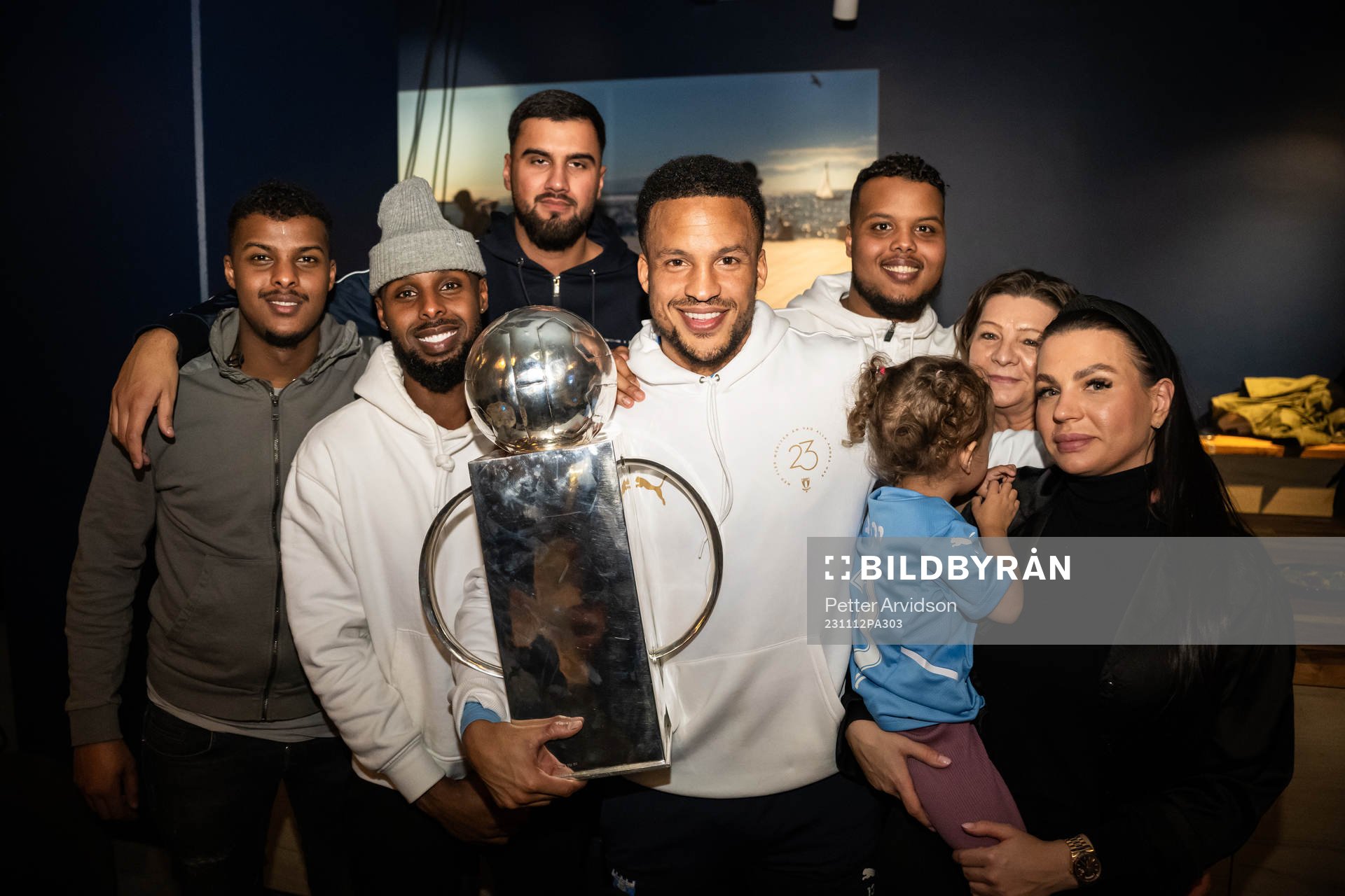 Malmö FFs Martin Olsson med familj på guldbanketten för