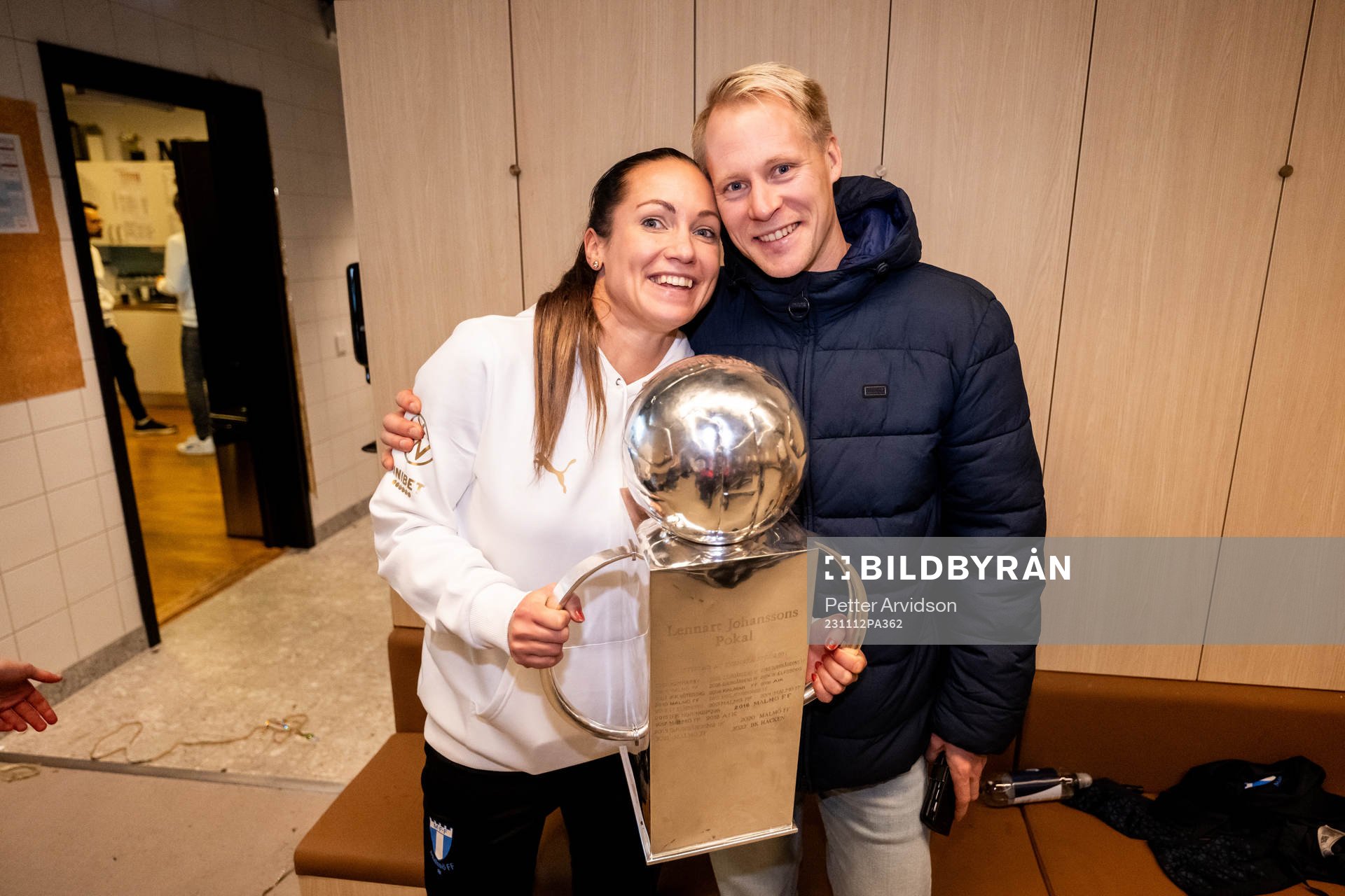 Malmö FFs läkare Amanda Lahti med familj