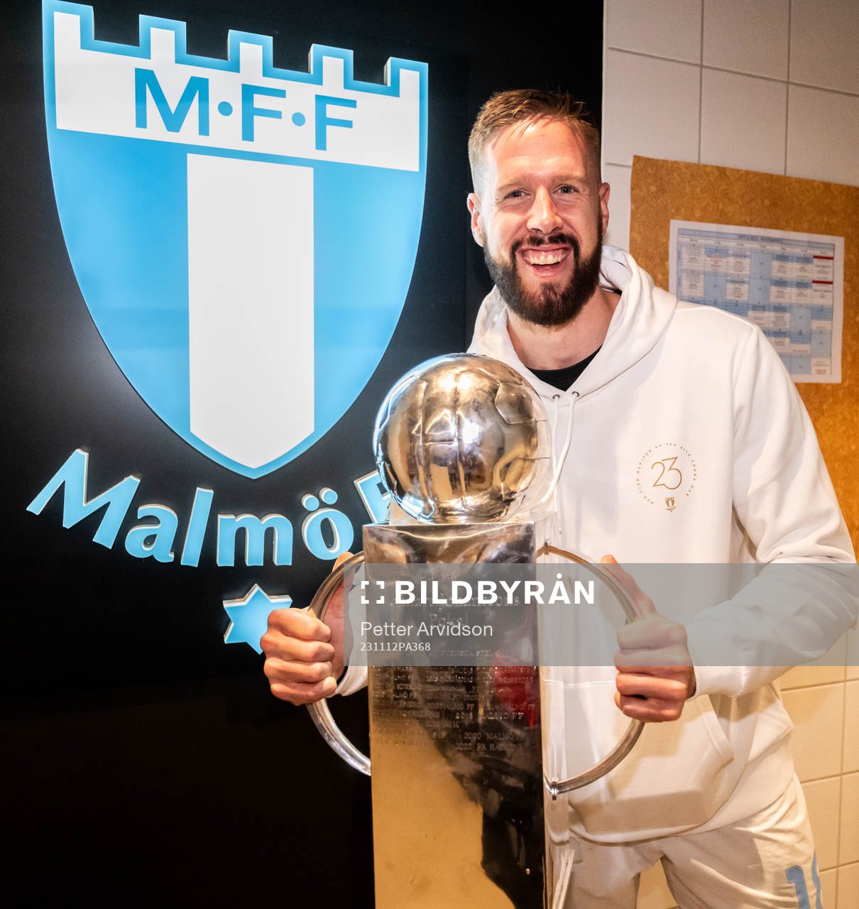 Malmö FFs Pontus Jansson jublar med Lennart Johanssons