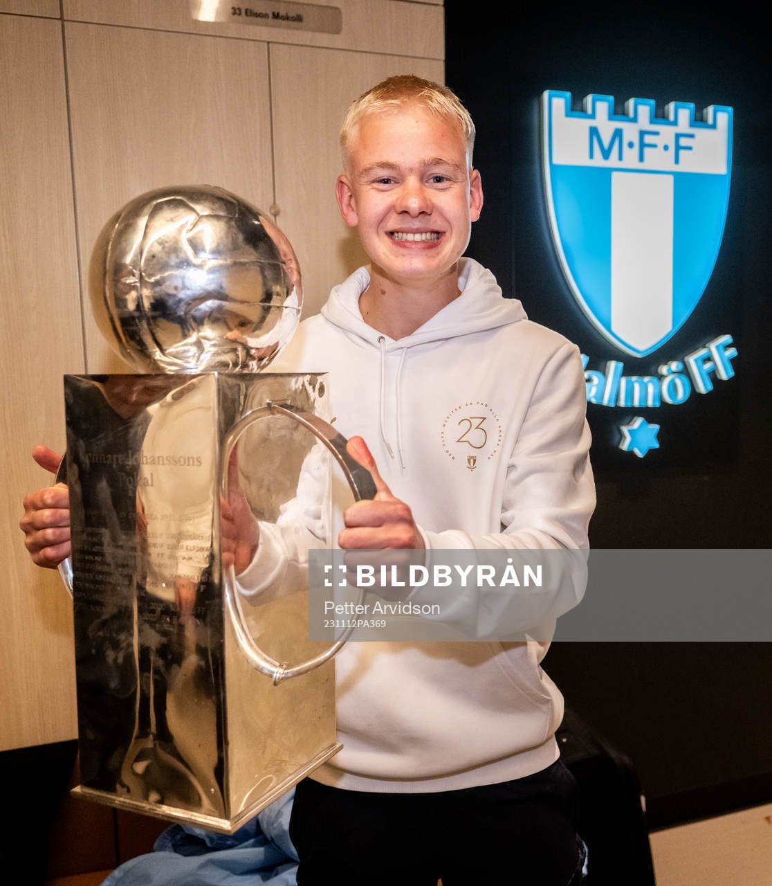 Malmö FFs Otto Rosengren jublar med Lennart Johanssons