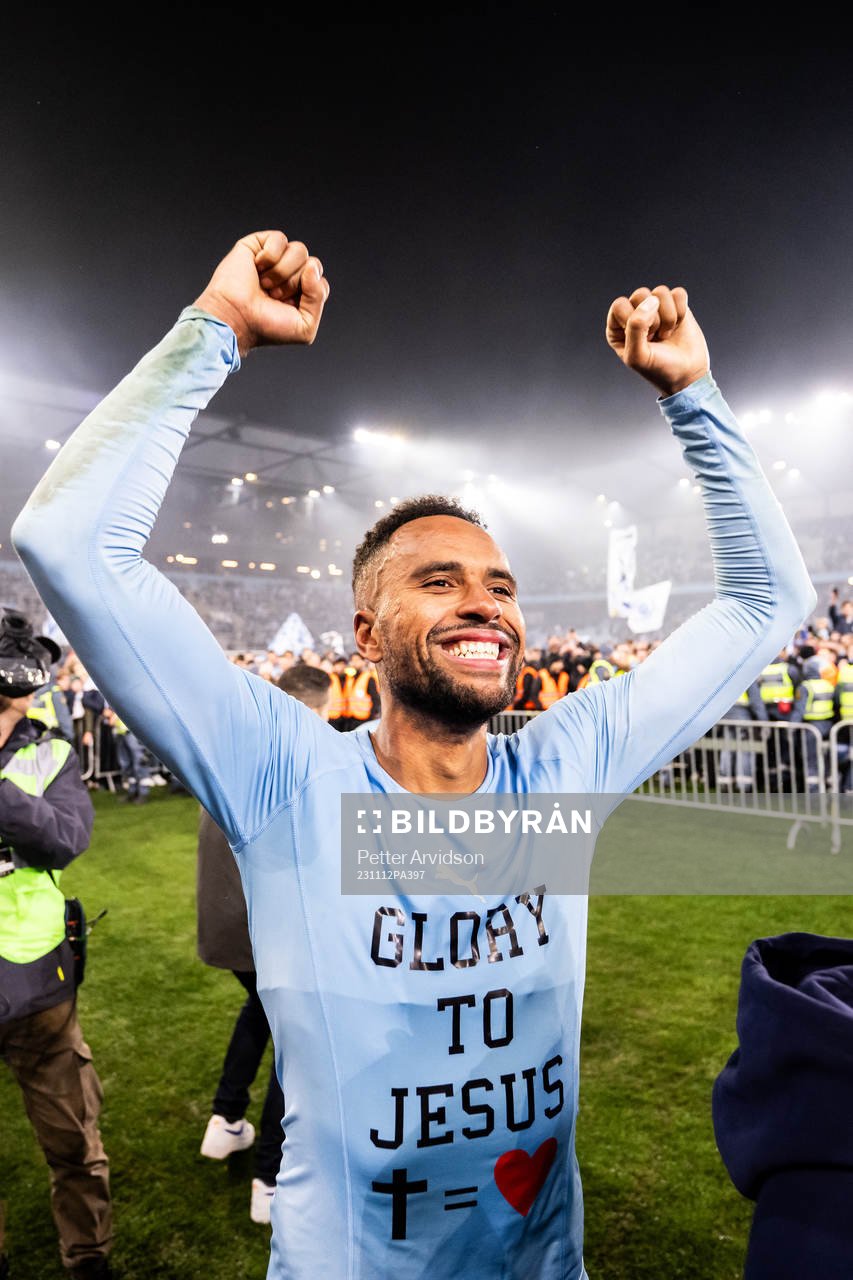 Malmö FFs Isaac Kiese Thelin jublar över SM-guldet