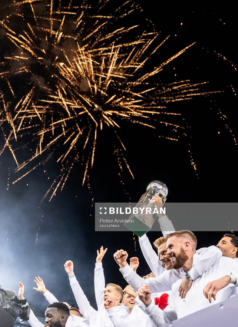 Malmö FFs Anders Christiansen och Pontus Jansson höjer