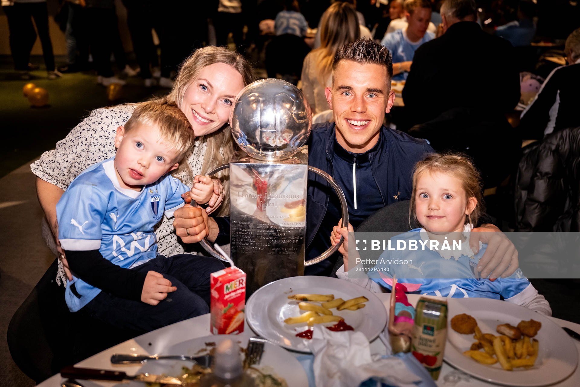 Malmö FFs Jonas Knudsen med familj