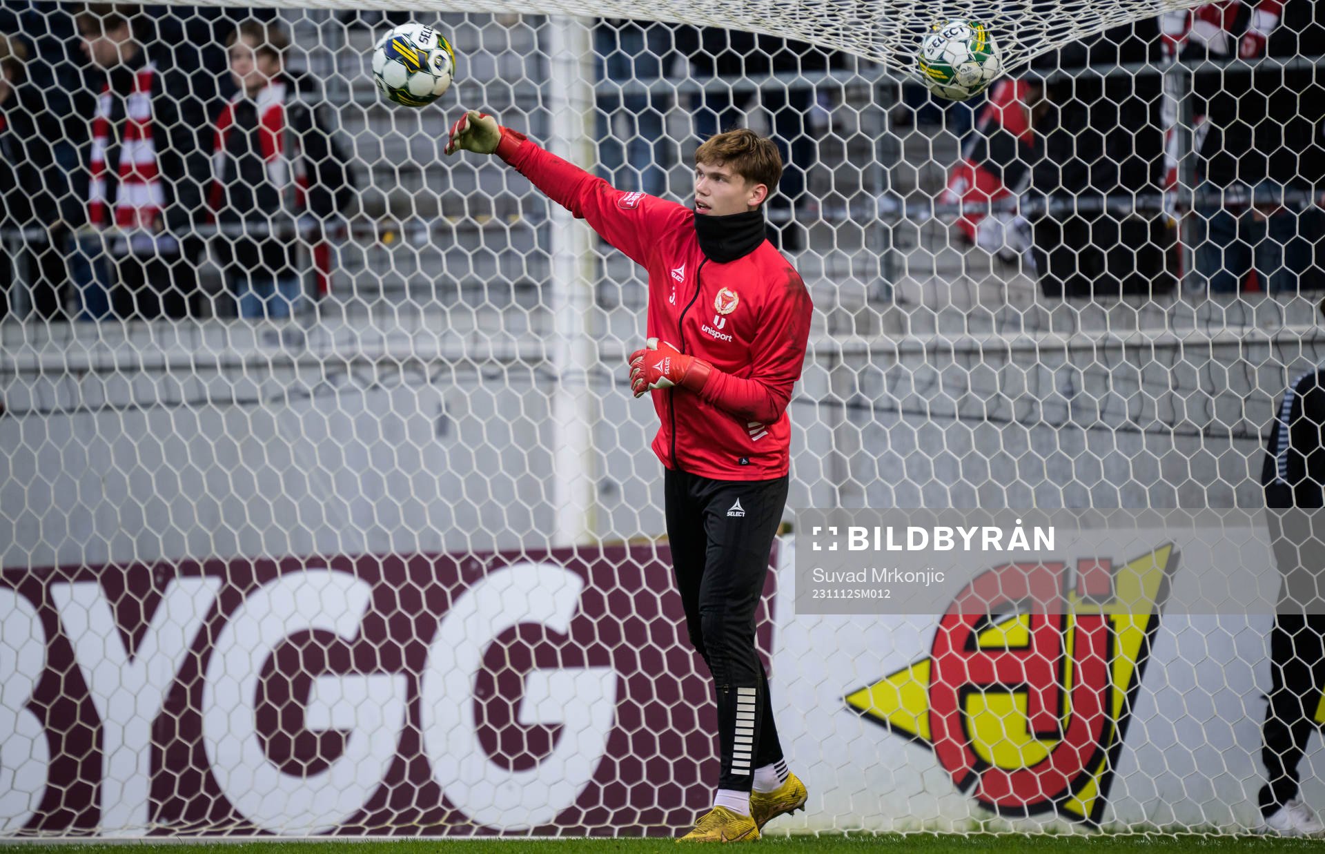 Kalmars målvakt Casper Andersson inför fotbollsmatchen i Allsvenskan mellan Kalmar och Djurgården den 12 november 2023 i Kalmar. 