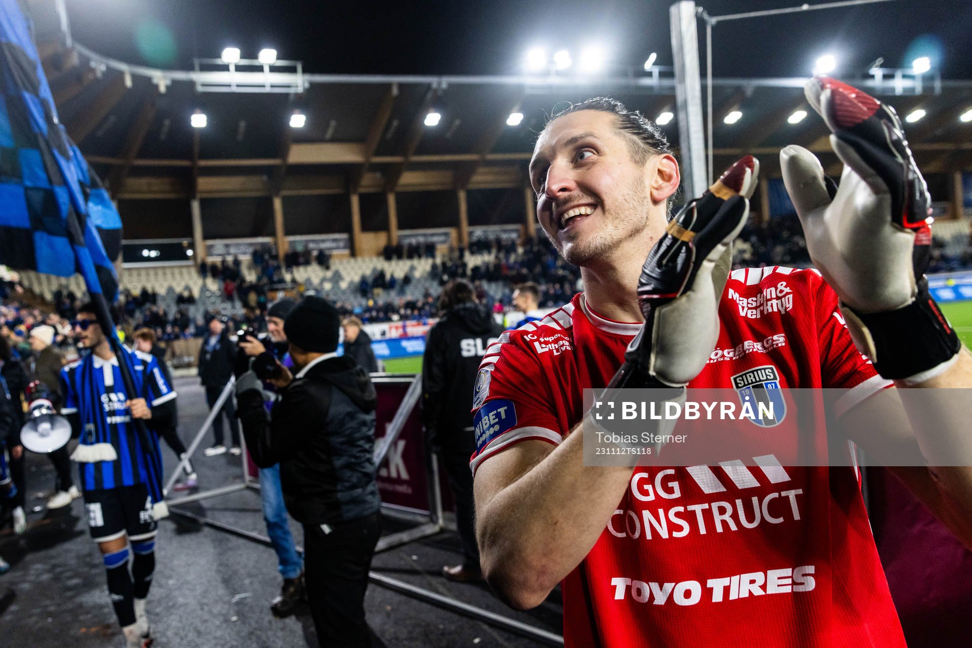 Sirius målvakt David Mitov Nilsson jublar