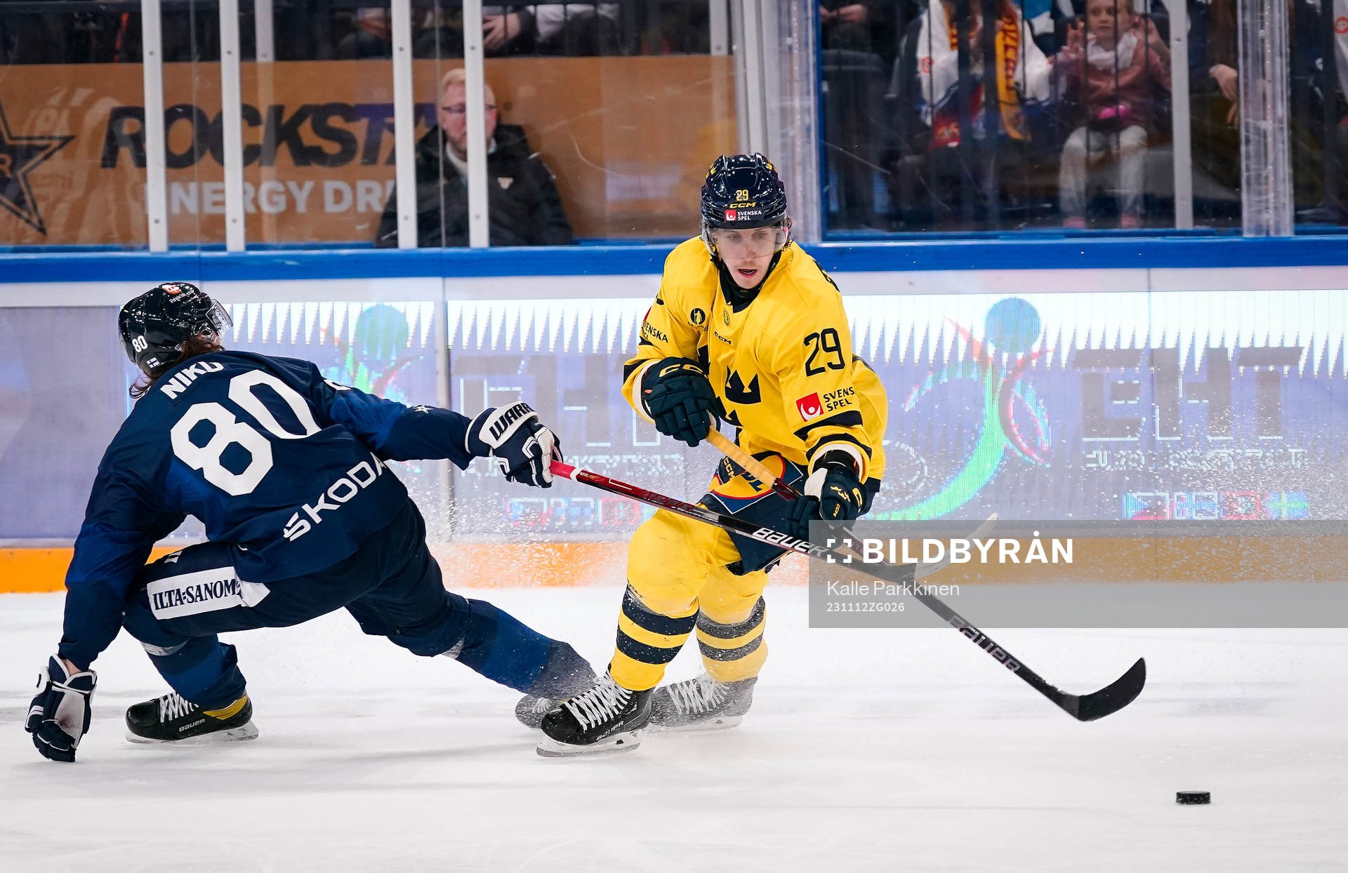 Sami Niku of Finland and Mario Kempe of Sweden