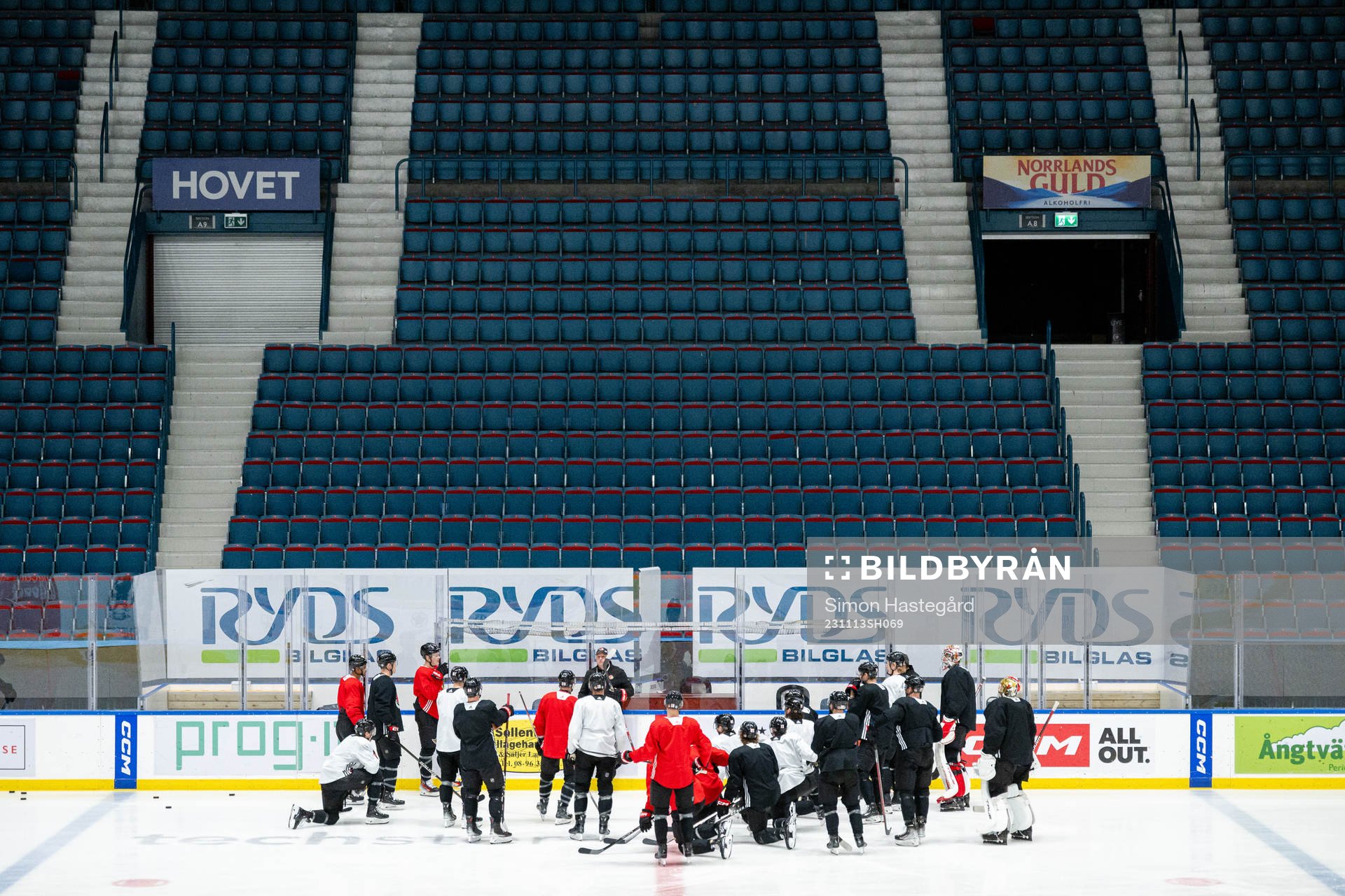 The players gathered
