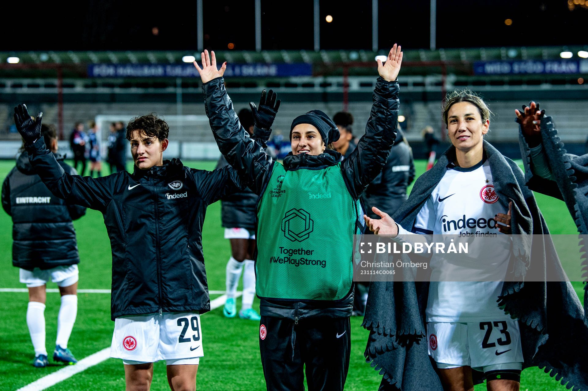 Players of Eintracht Frankfurt celebrates after the UEFA Women's Champions League football match between FC Rosengård and Eintracht Frankfurt on November 14, 2023 in Malmö.