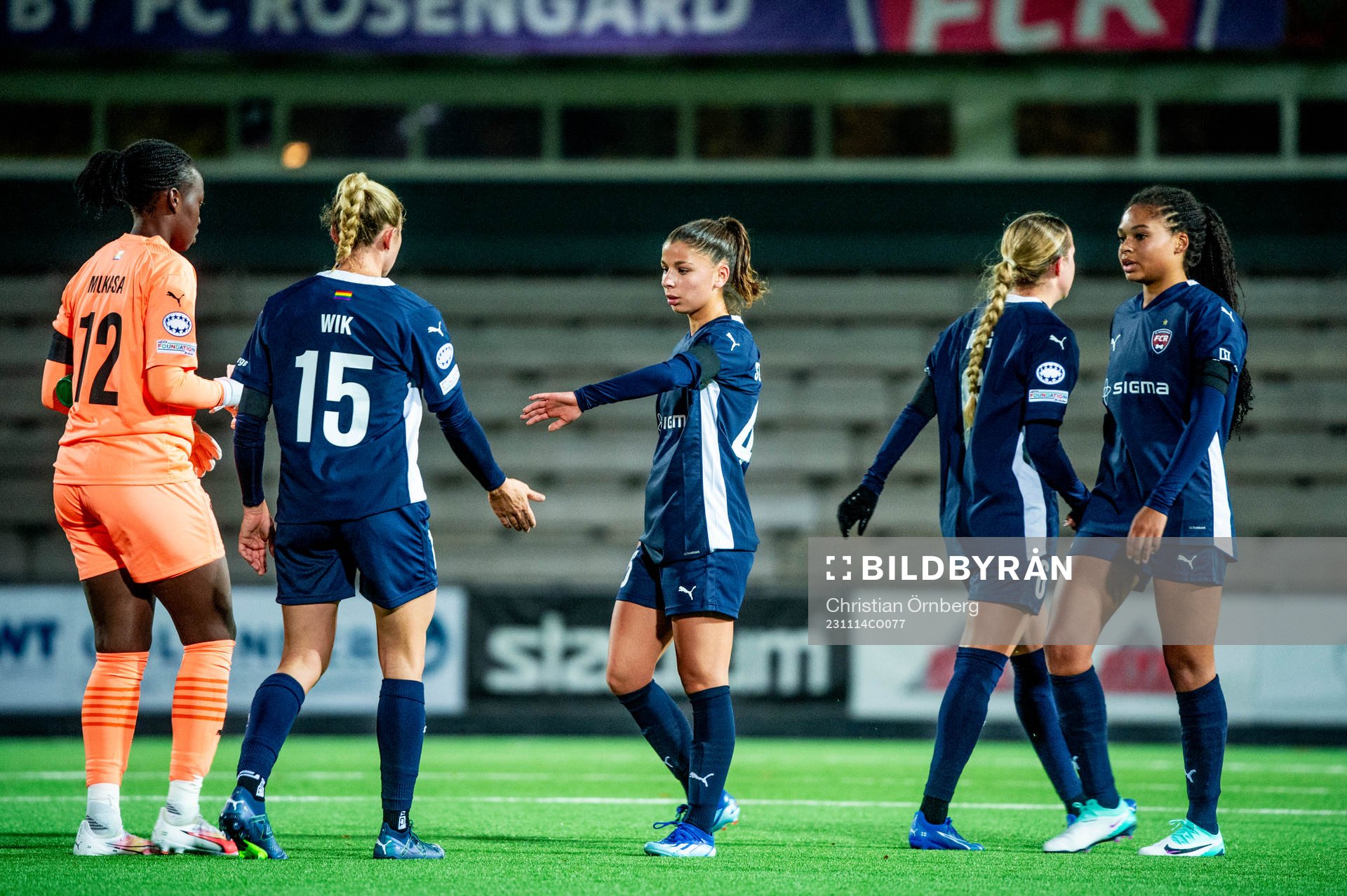 The players of FC Rosengård looks dejected