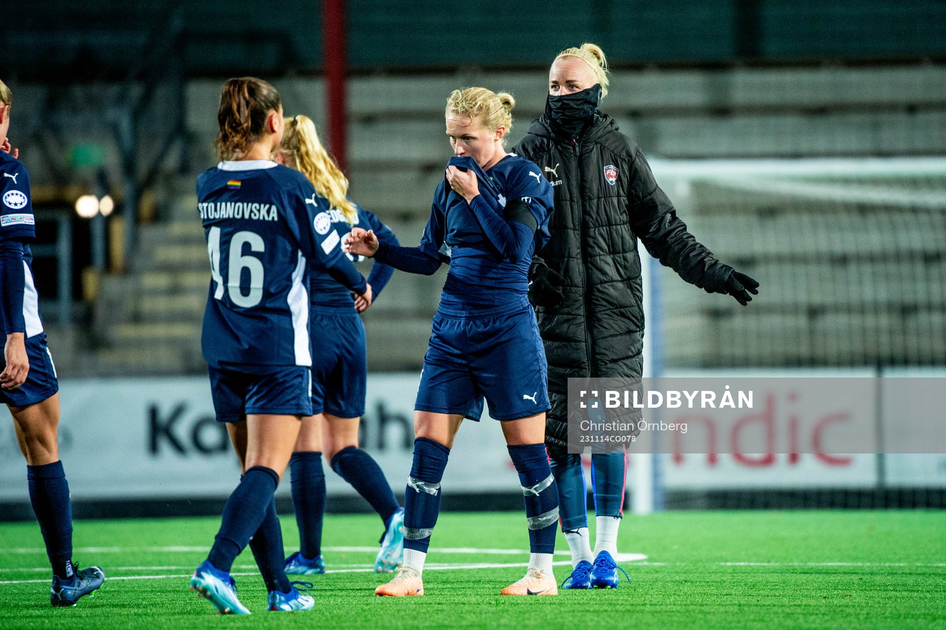 The players of FC Rosengård looks dejected