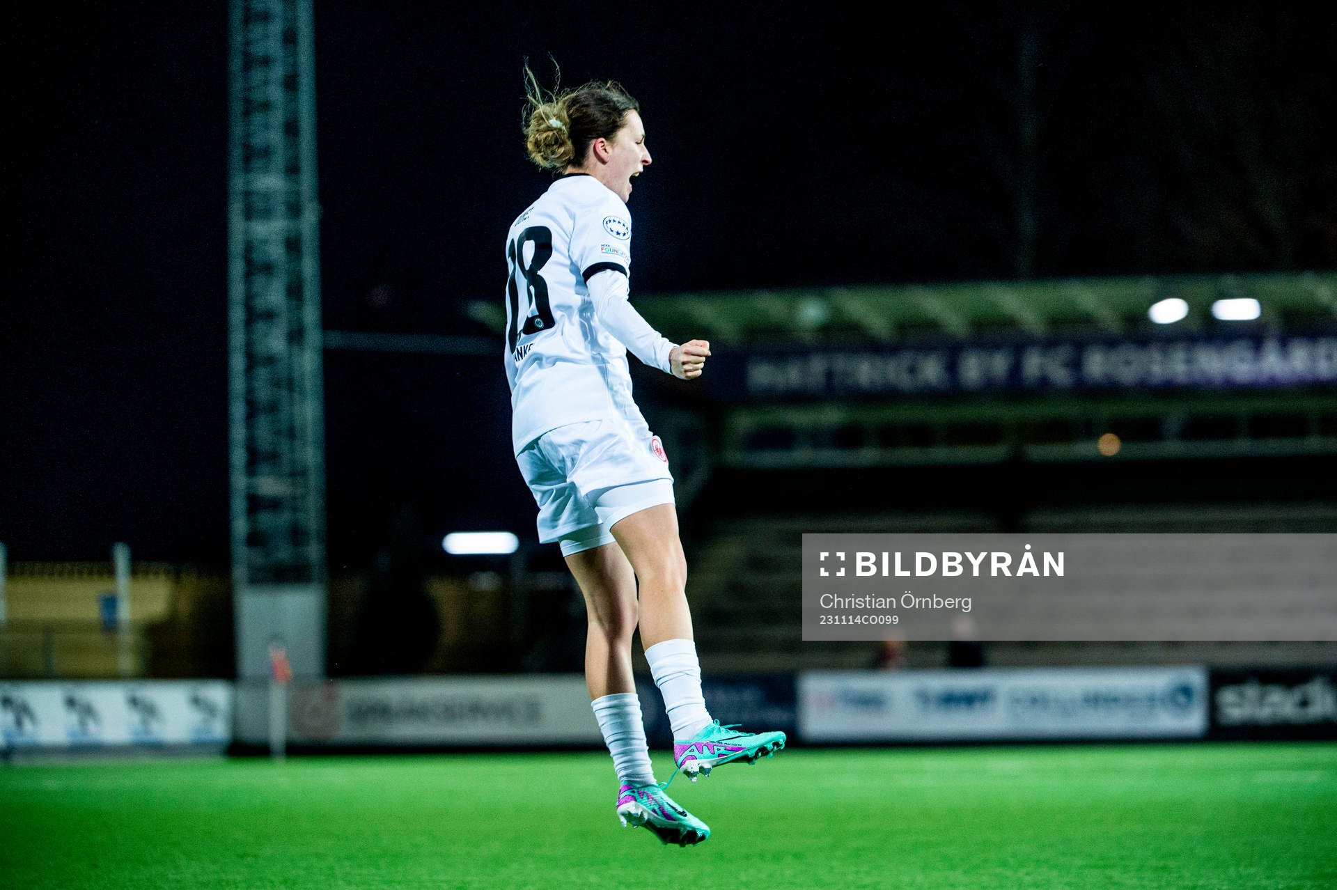 Barbara Dunst of Eintracht Frankfurt celebrates 2-0