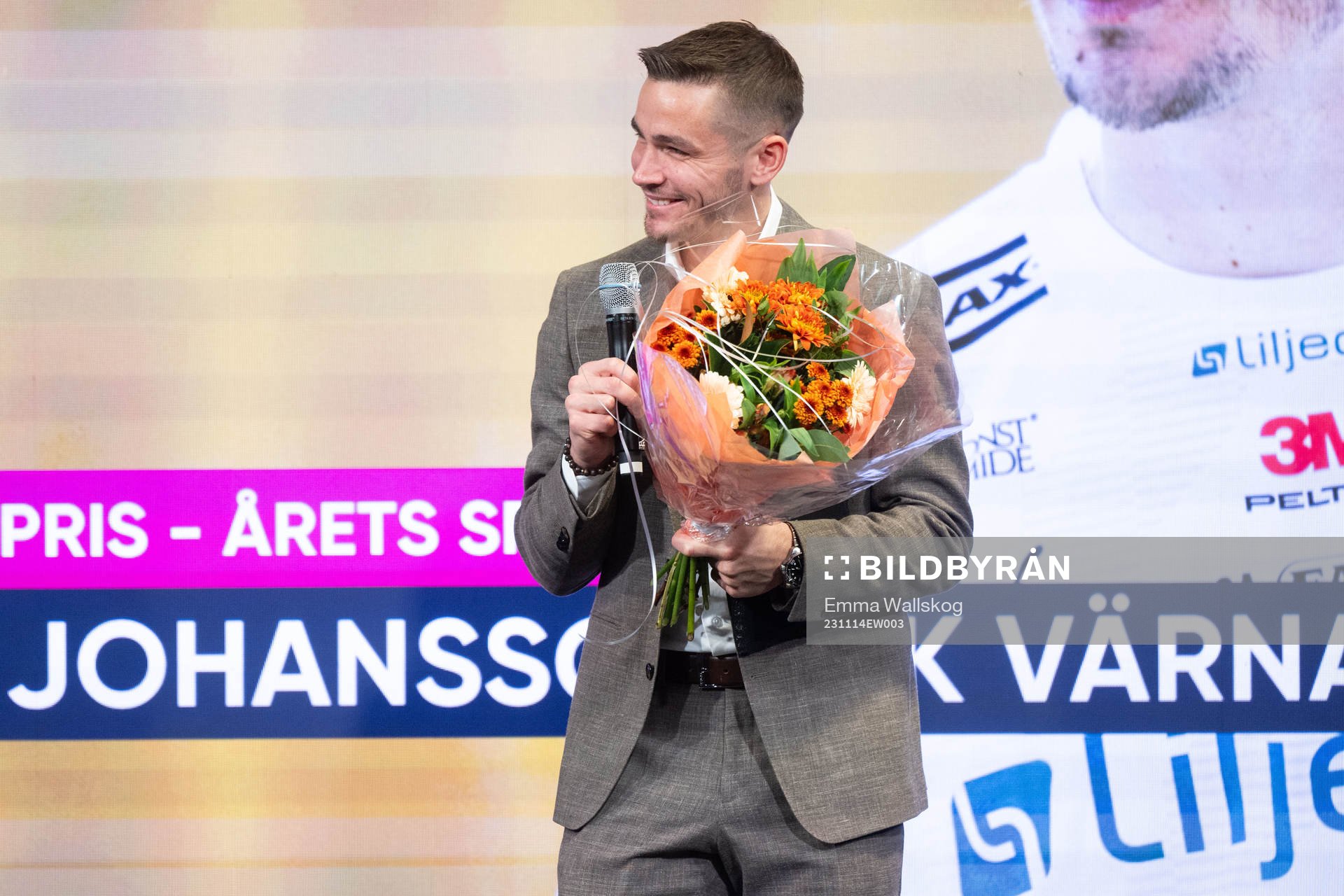 Oscar Johansson Schellhas, IFK Värnamo, tilldelas Domarnas pris - Årets spelare under Allsvenskans Stora Pris den 14 november 2023 i Stockholm.