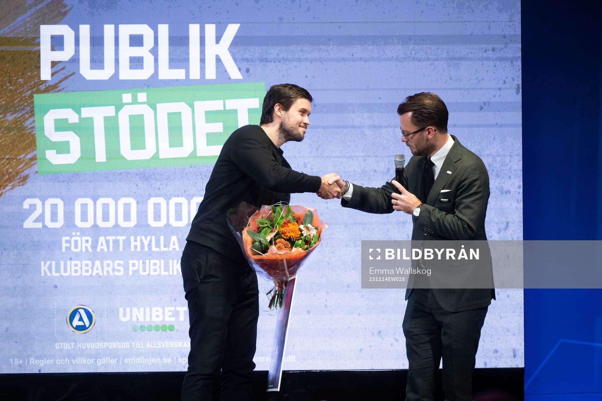 Peter Liljegren Appelquist, Brommapojkarna, tar emot pris
