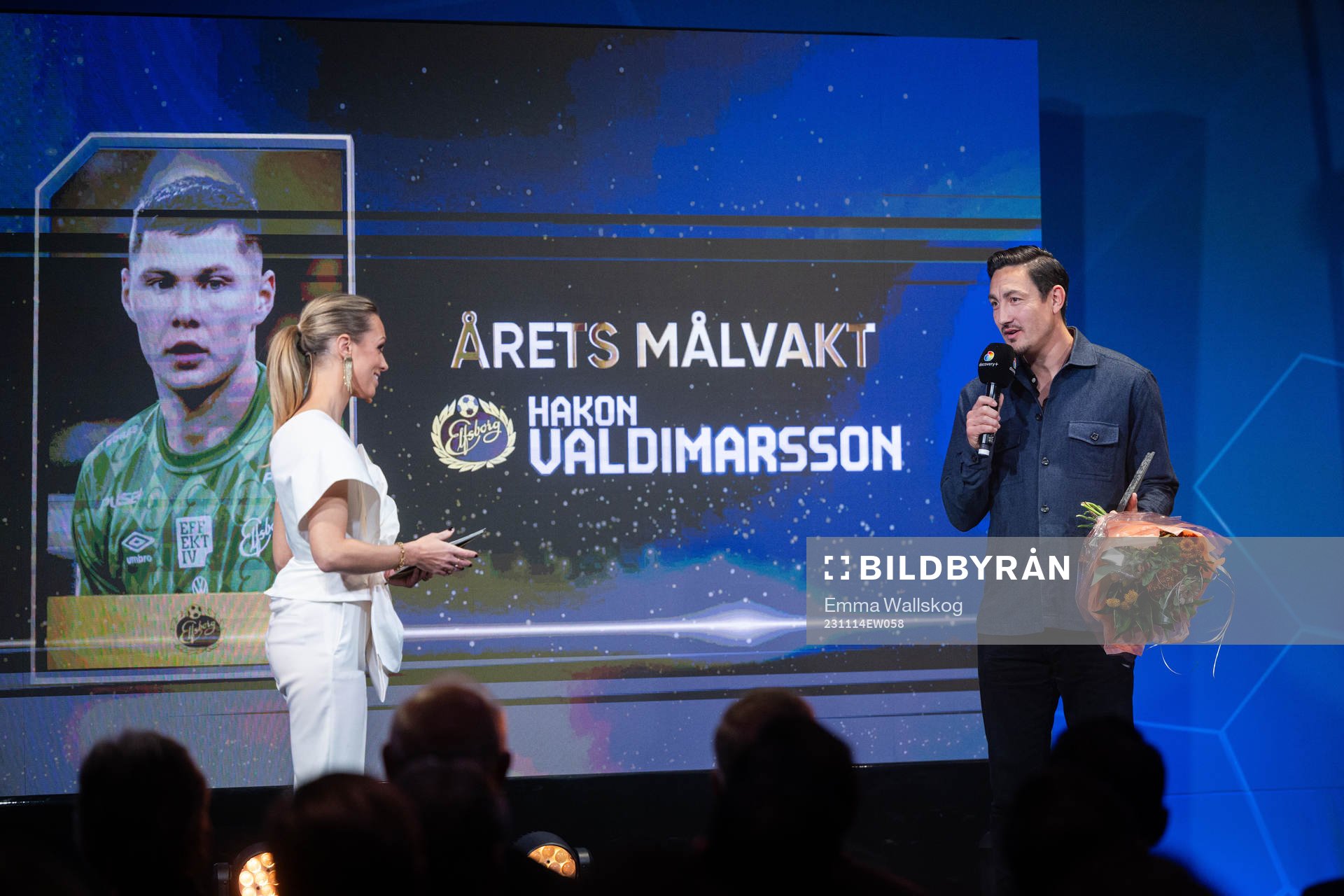 Stefan Ishizaki tar emot priset för Årets Målvakt som
