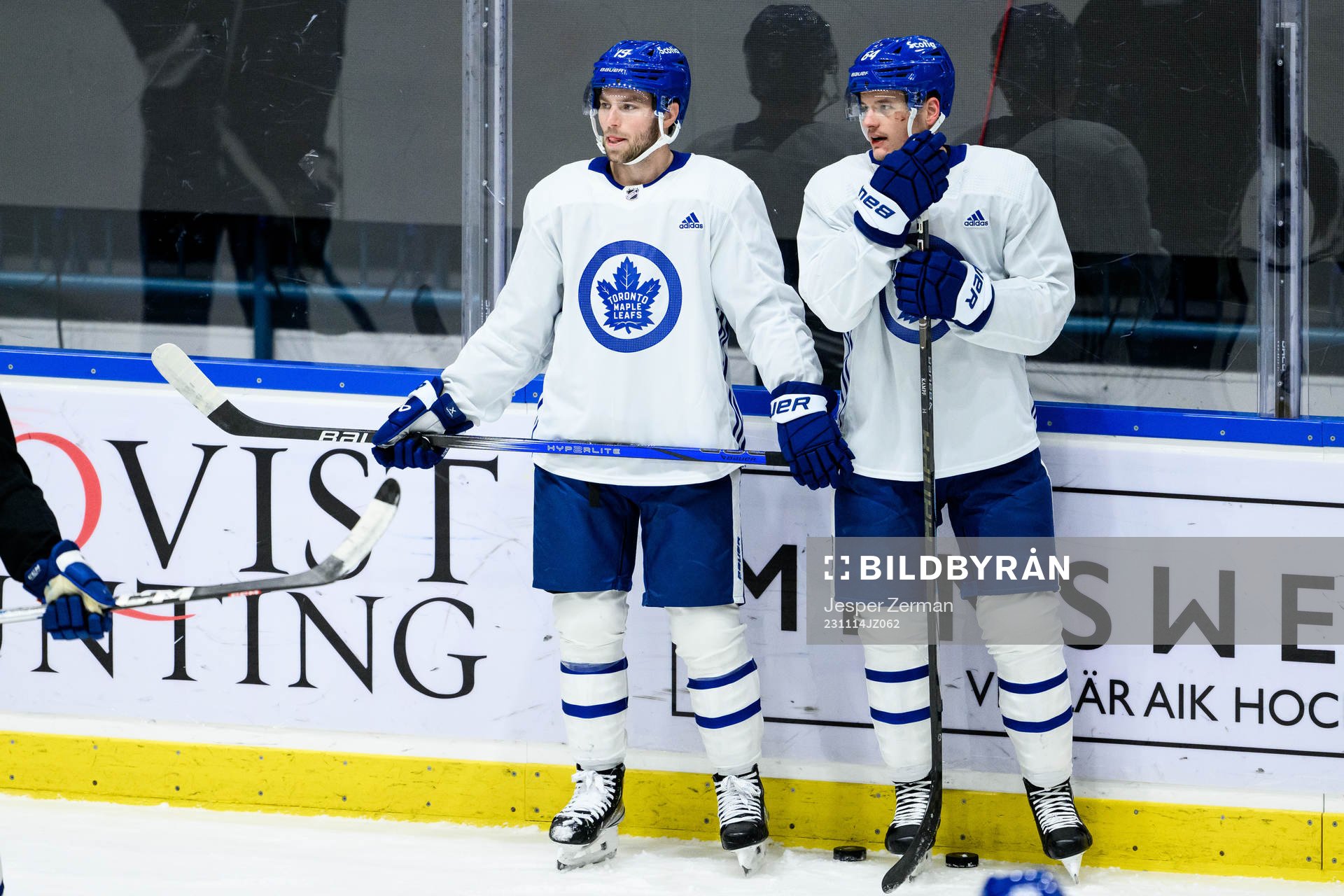 Calle Järnkrok and David Kampf of Toronto Maple Leafs