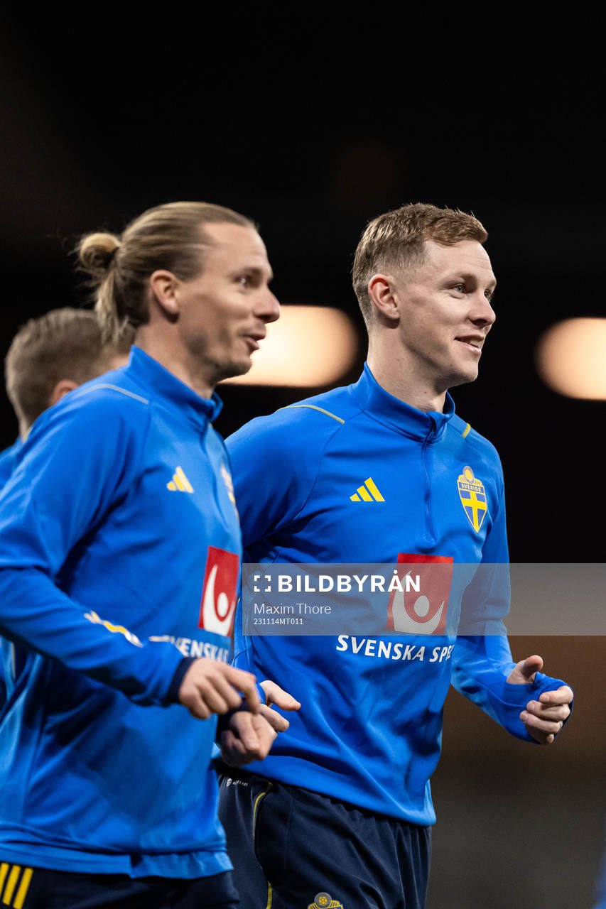 Niklas Hult and Emil Krafth of the Swedish national football team during a training session on November 14, 2023 in Stockholm.