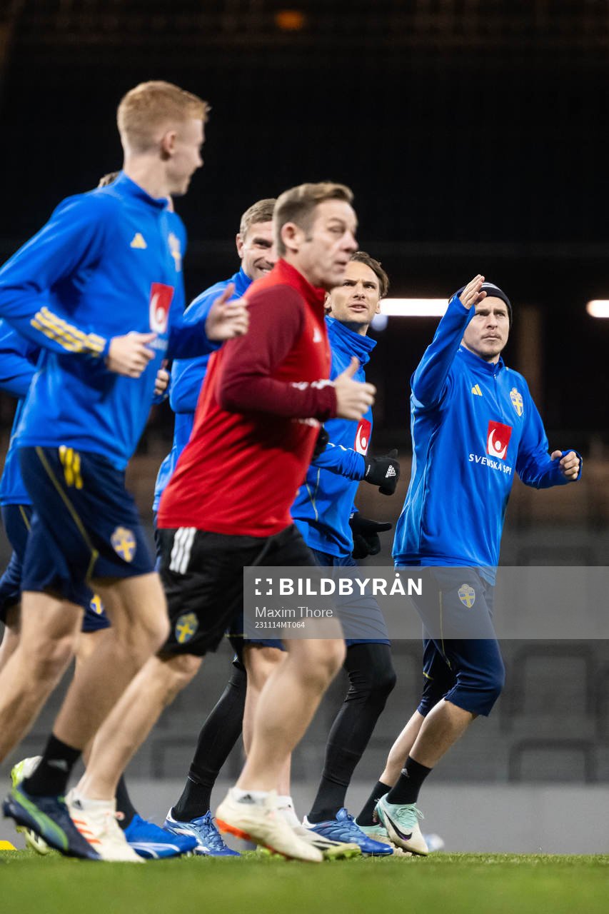 Albin Ekdal and Victor Nilsson Lindelöf of the Swedish