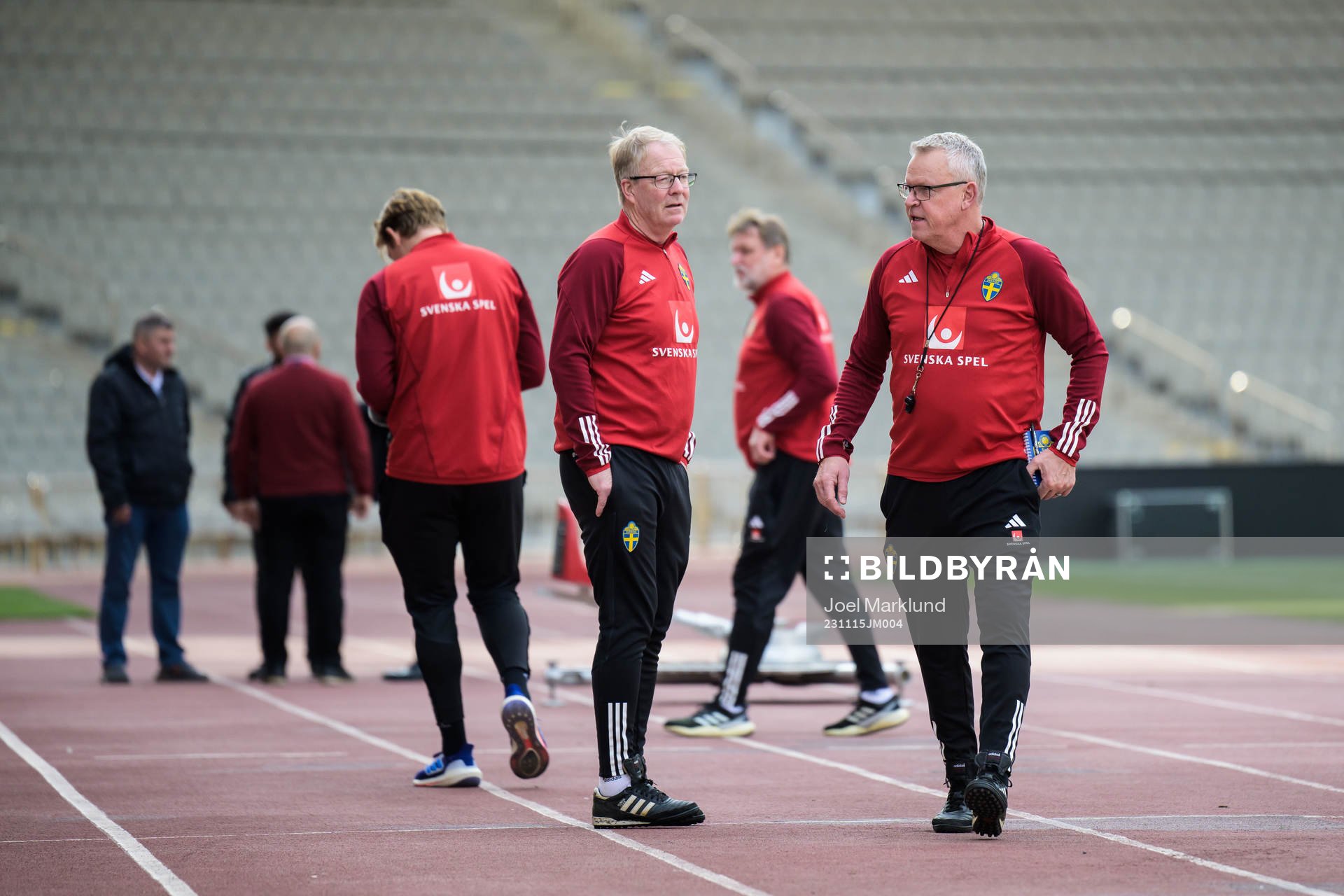 Scout Lasse Jacobsson and head coach Janne Andersson of the