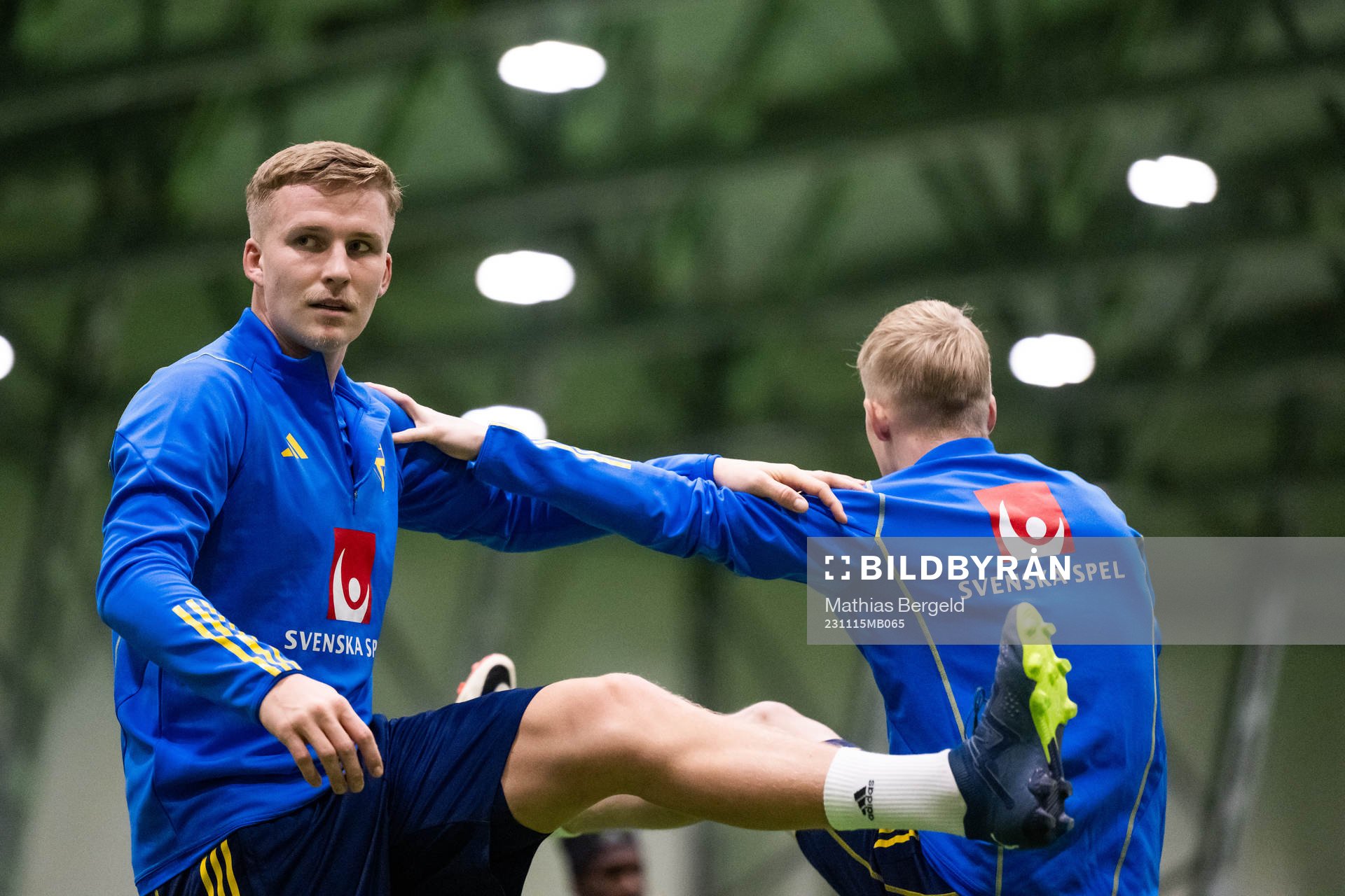 Casper Widell och Melker Widell under en träning med det Svenska U21-landslaget i fotboll den 15 november 2023 i Borås. 