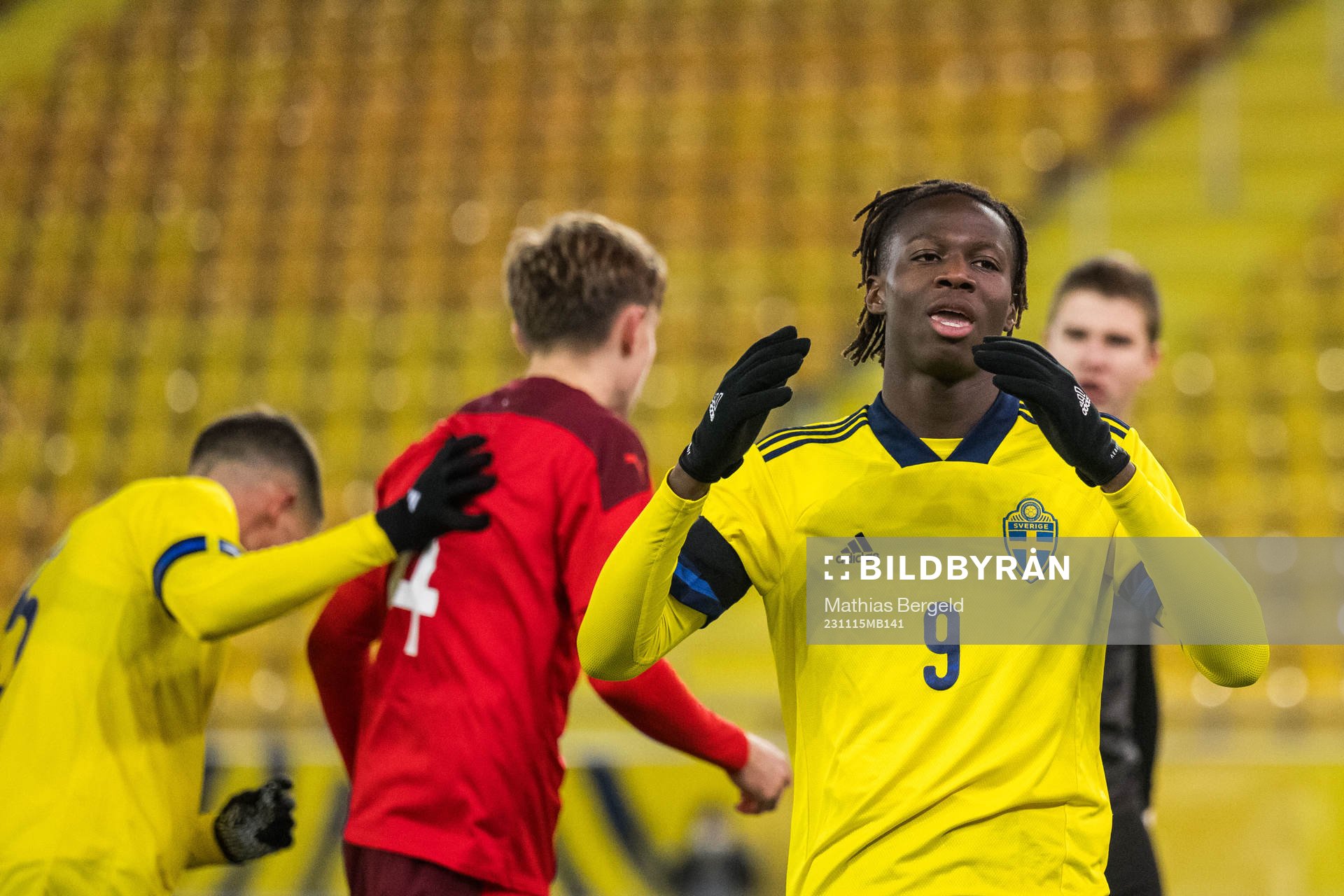 Sveriges Alieu Njie deppar
