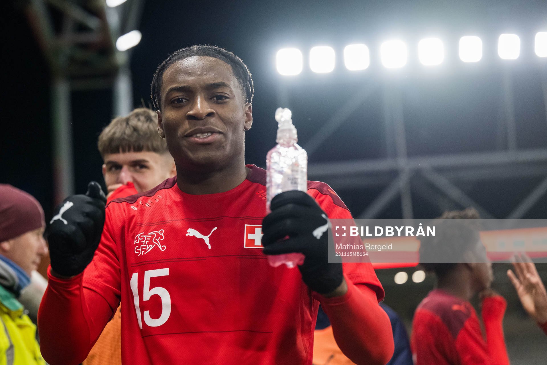 Schweiz Ifechukwu Ogbus jublar