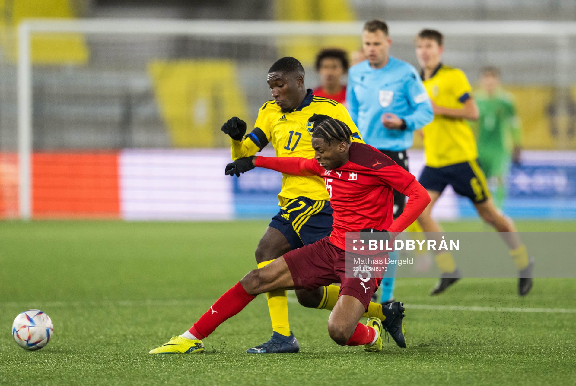 Sveriges Emmannuel Tannor och Schweiz Mahir Rizvanovic