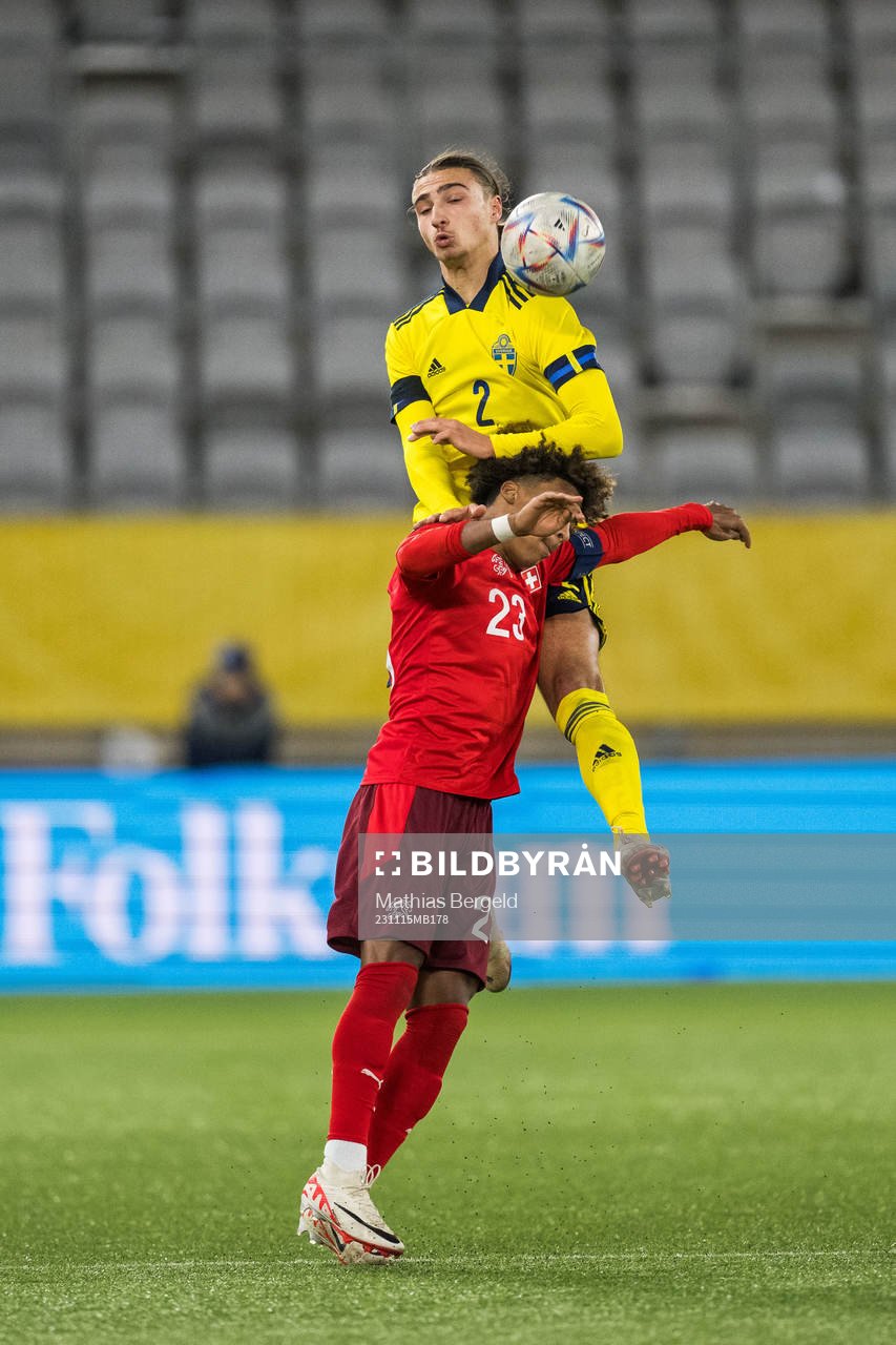 Sveriges Elison Makolli och Schweiz Samuel Marques