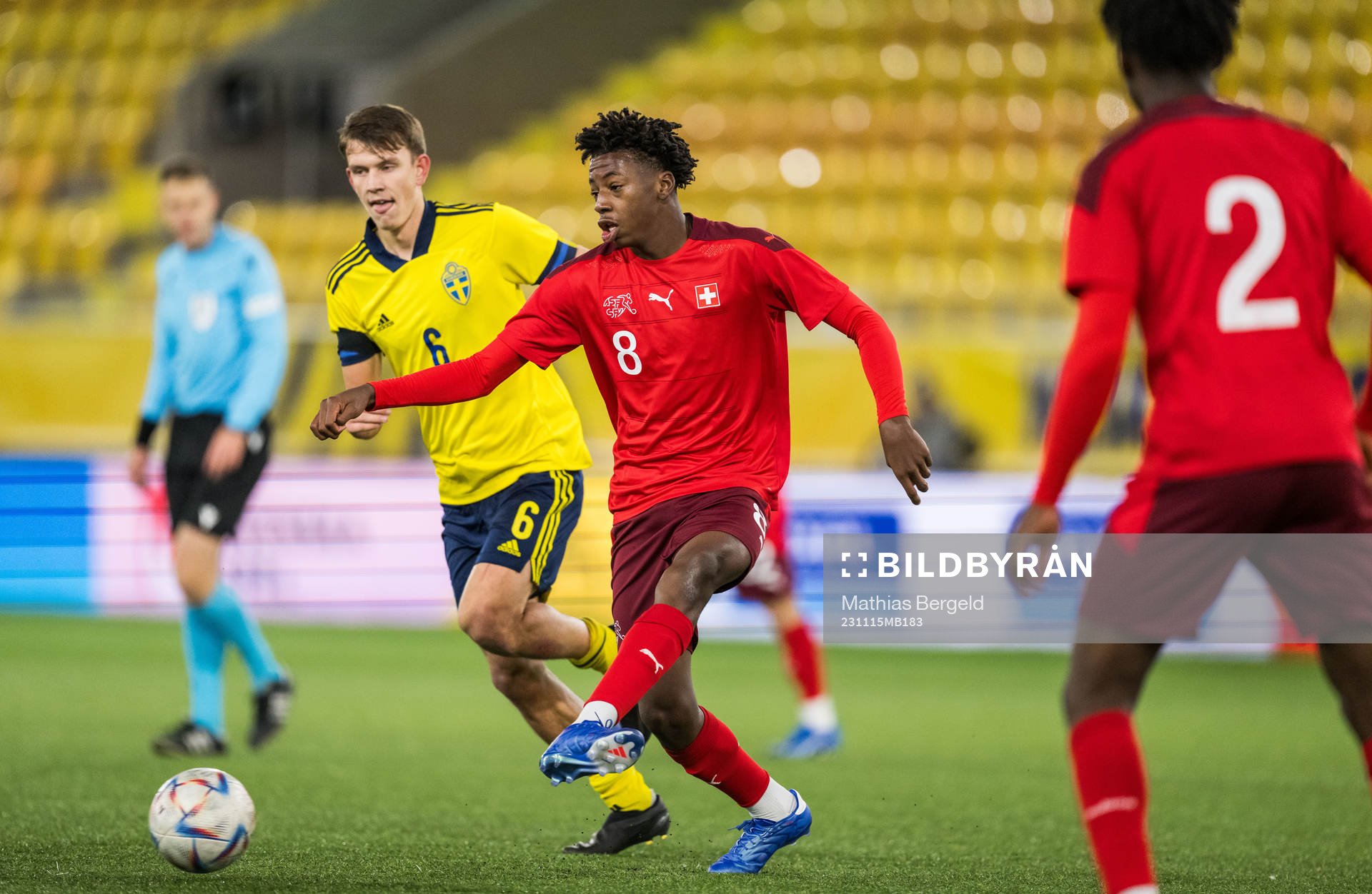 Sveriges Kasper Karlsson och Schweiz Johan Manzambi