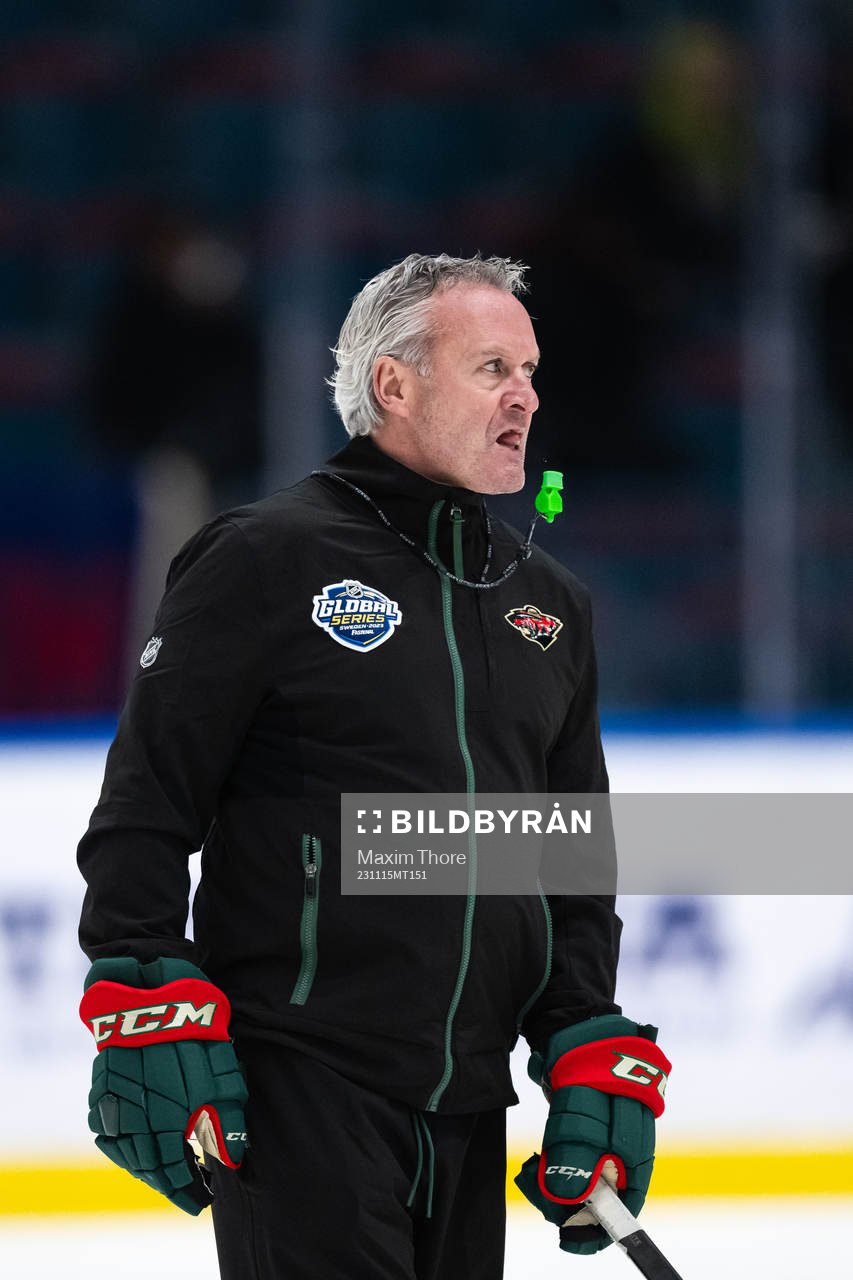 Head coach Dean Evason of Minnesota Wild at a practice