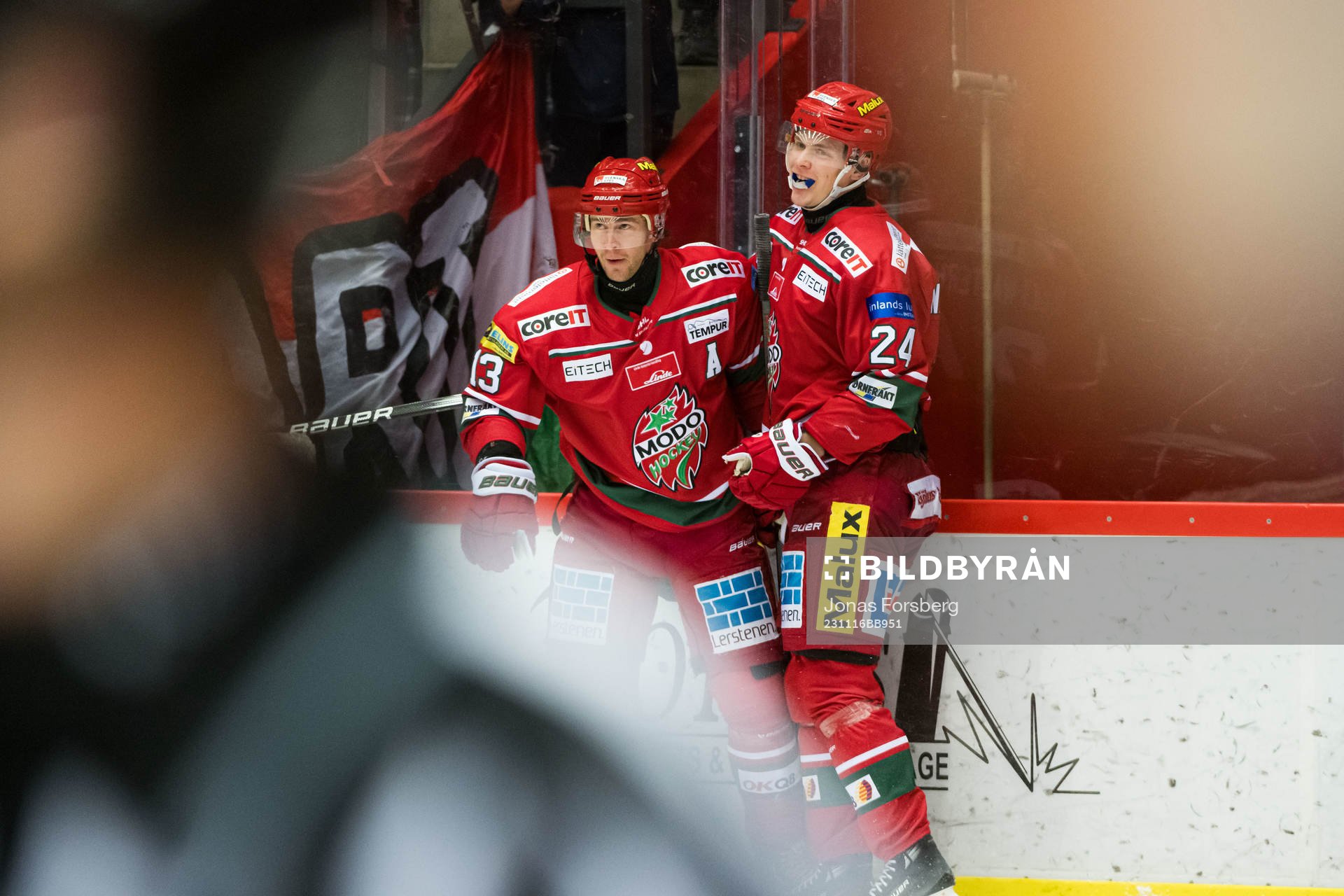 MoDos Mikael Ruohomaa jublar med Erik Walli Walterholm